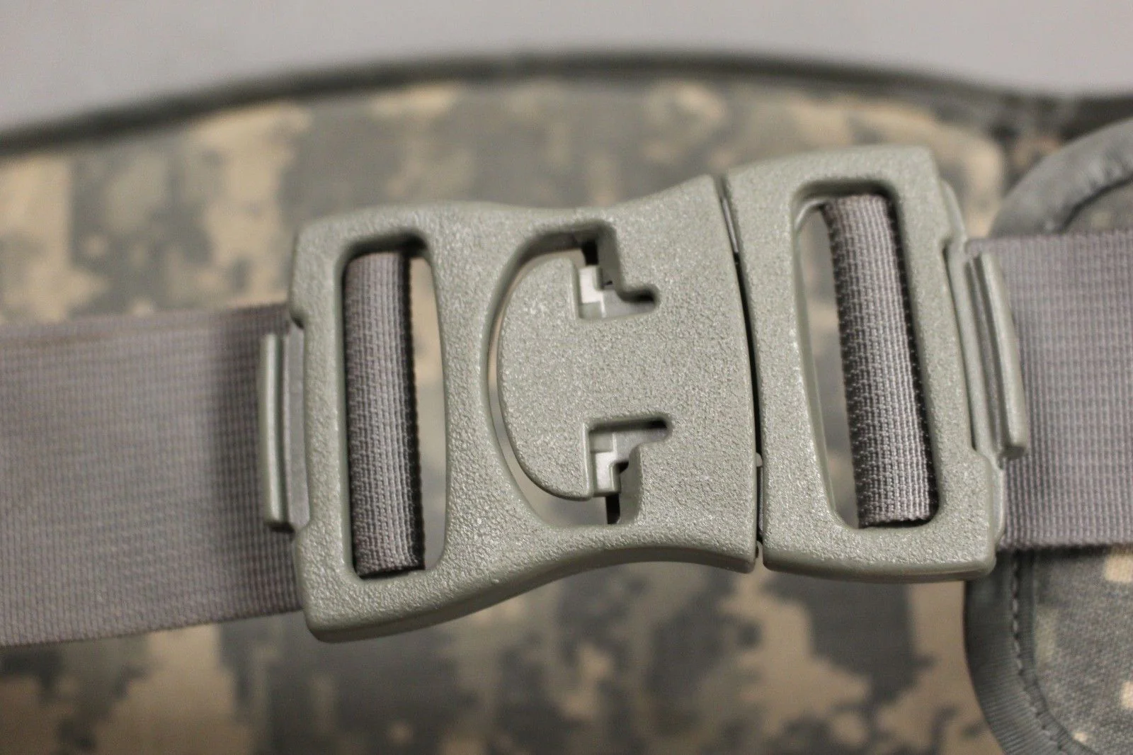 Modular Lightweight Load-Carrying Rucksack Molle II Molded Waist Belt - (Cs) - Image 3