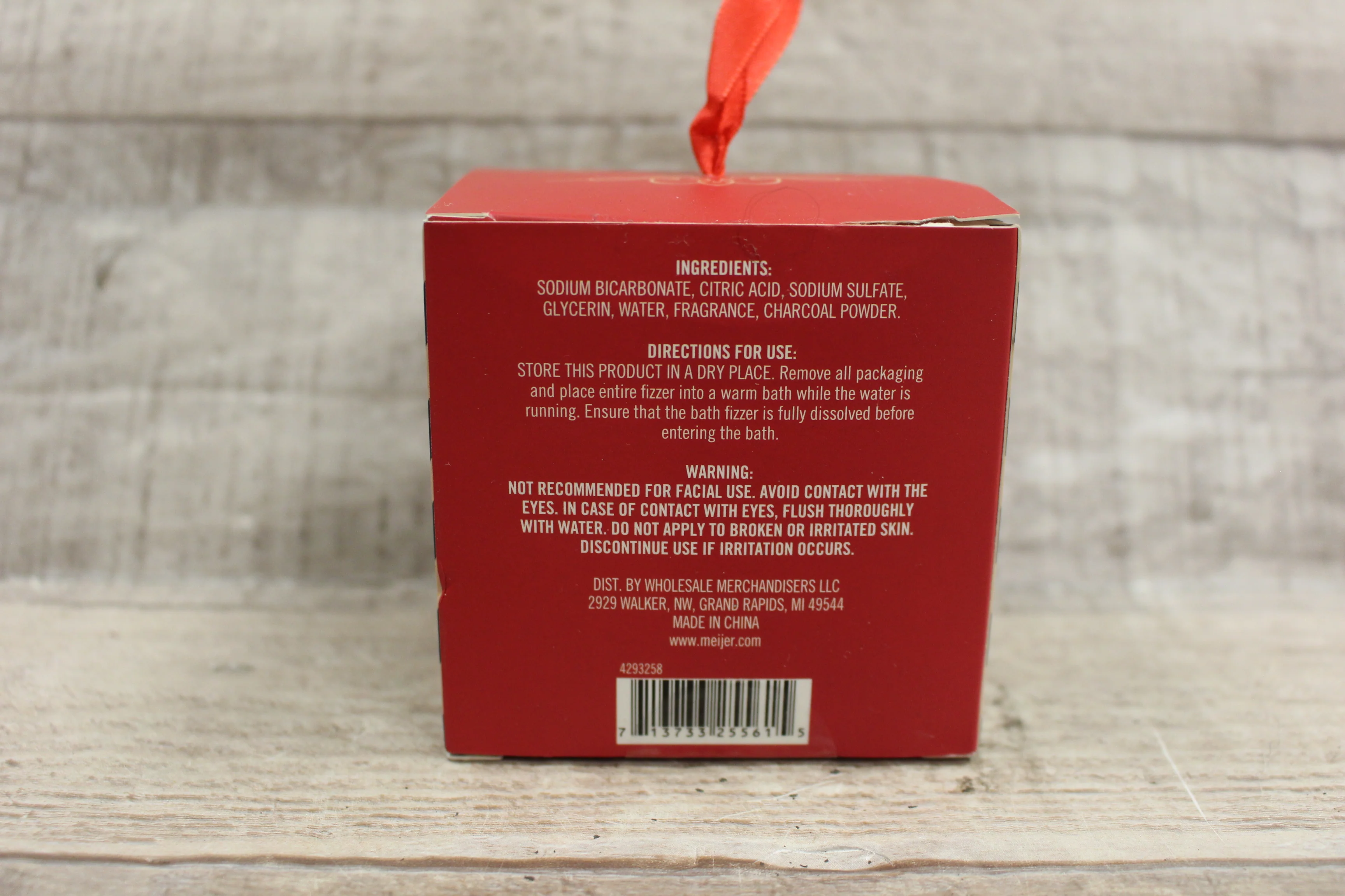 North Pole Company Peppermint Coal Bath Fizz Bomb -New - Image 2