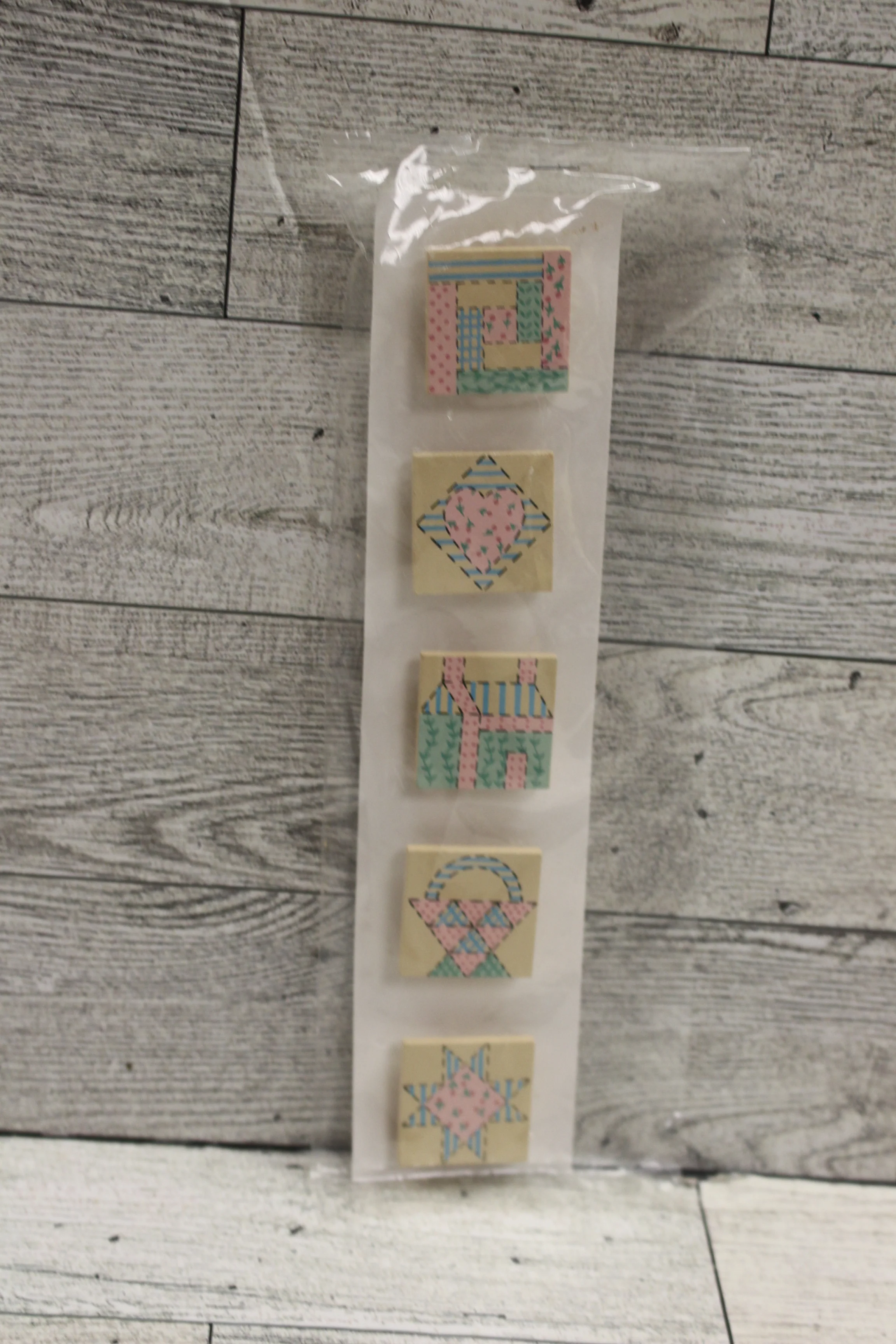 Patchwork Quilt Wooden Button Covers - #28238 - New