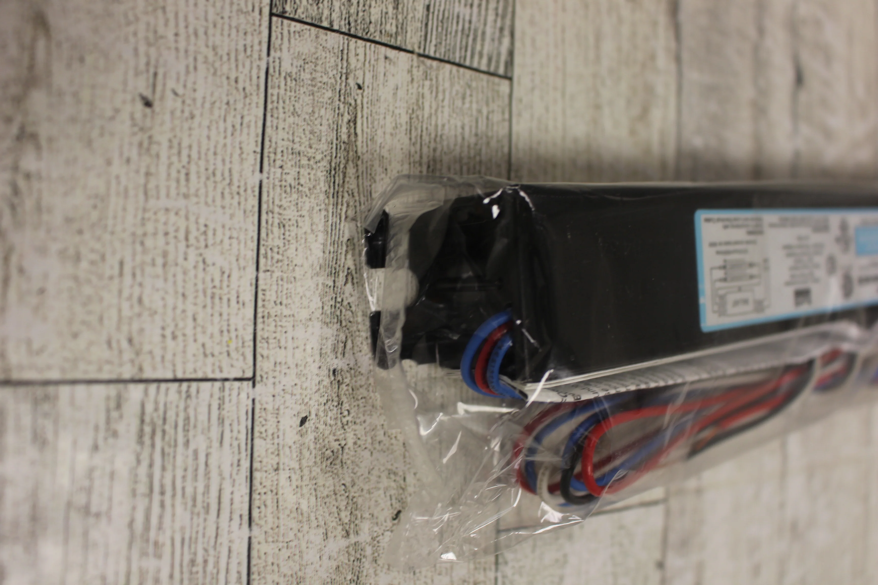 Philips ADVANCE IntelliVolt Centium ICN-2P32-N Ballast 4 Lamp - 120V to 277V - Image 8