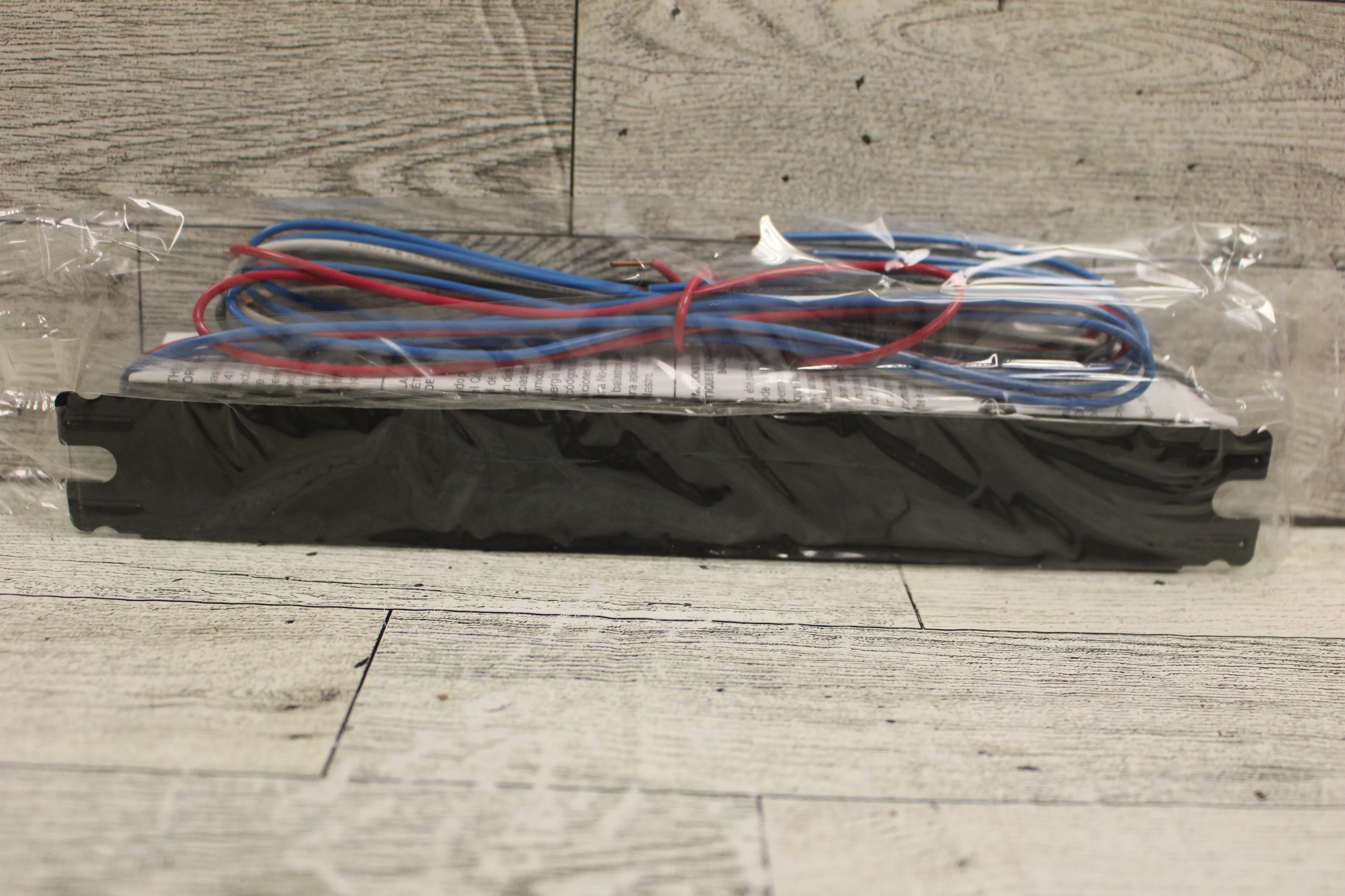 Philips ADVANCE IntelliVolt Centium ICN-3P32-N Ballast 4 Lamp - 120V to 277V - Image 10