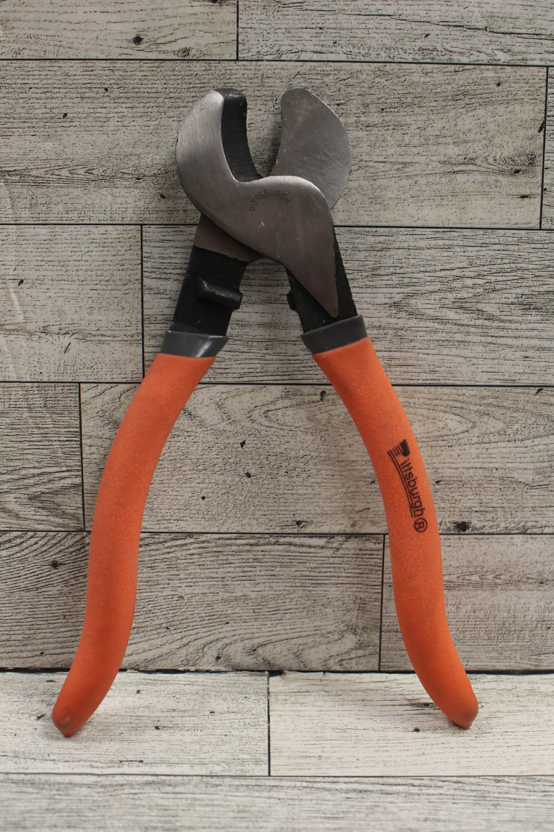 Pittsburgh Heavy Duty 9" Cable /Wire Cutters with Cushion Grip - Used