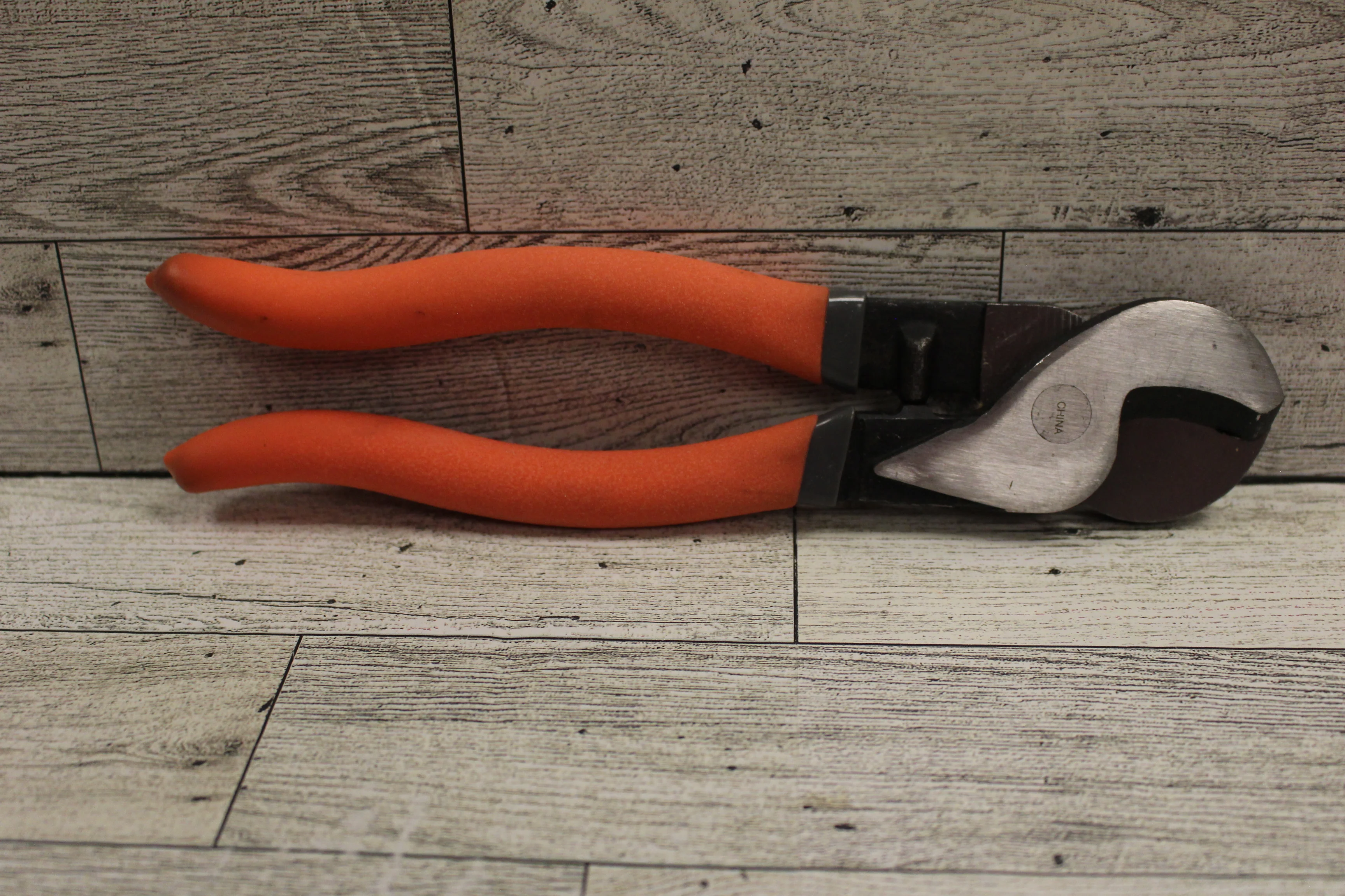 Pittsburgh Heavy Duty 9" Cable /Wire Cutters with Cushion Grip - Used - Image 3