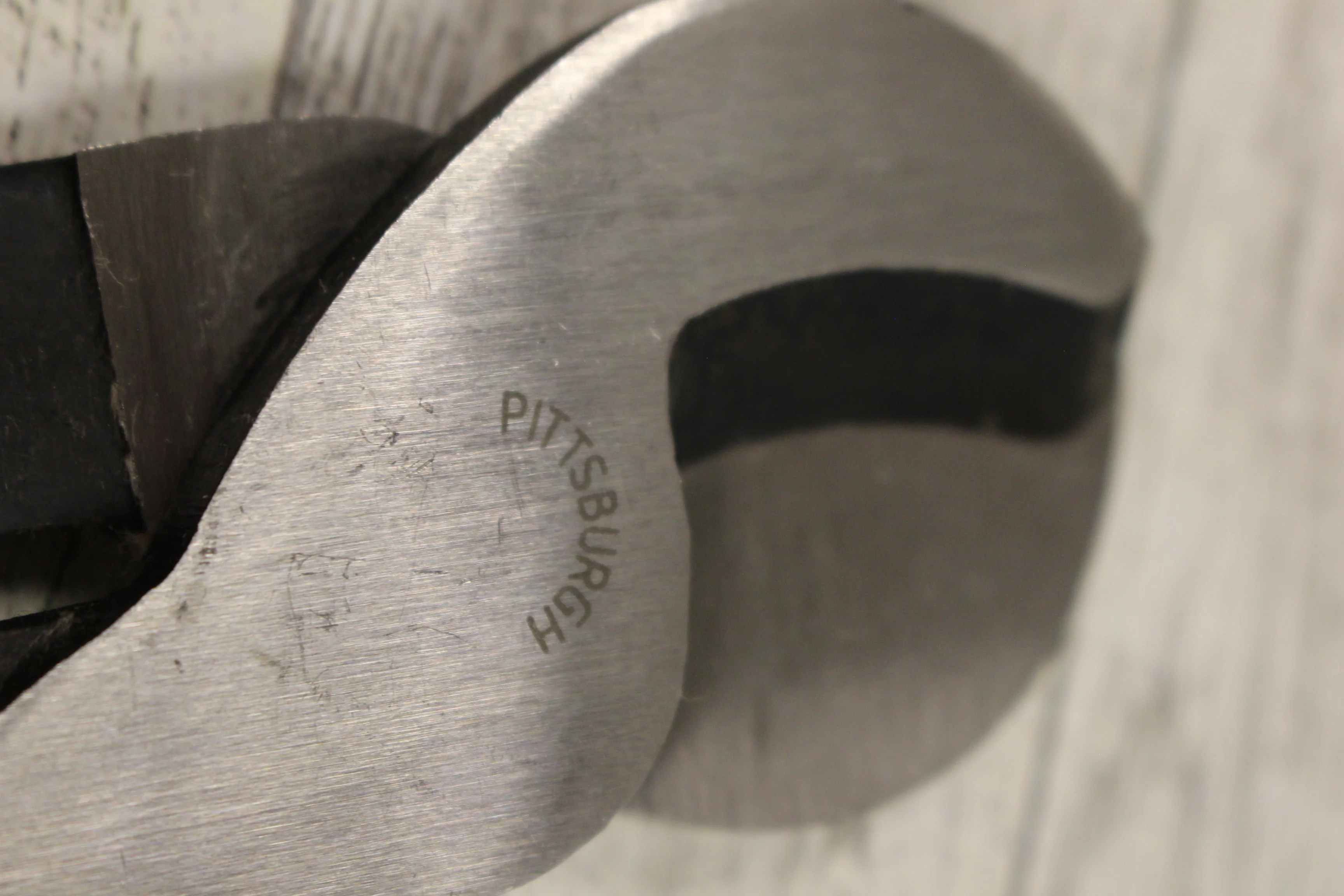 Pittsburgh Heavy Duty 9" Cable /Wire Cutters with Cushion Grip - Used - Image 5