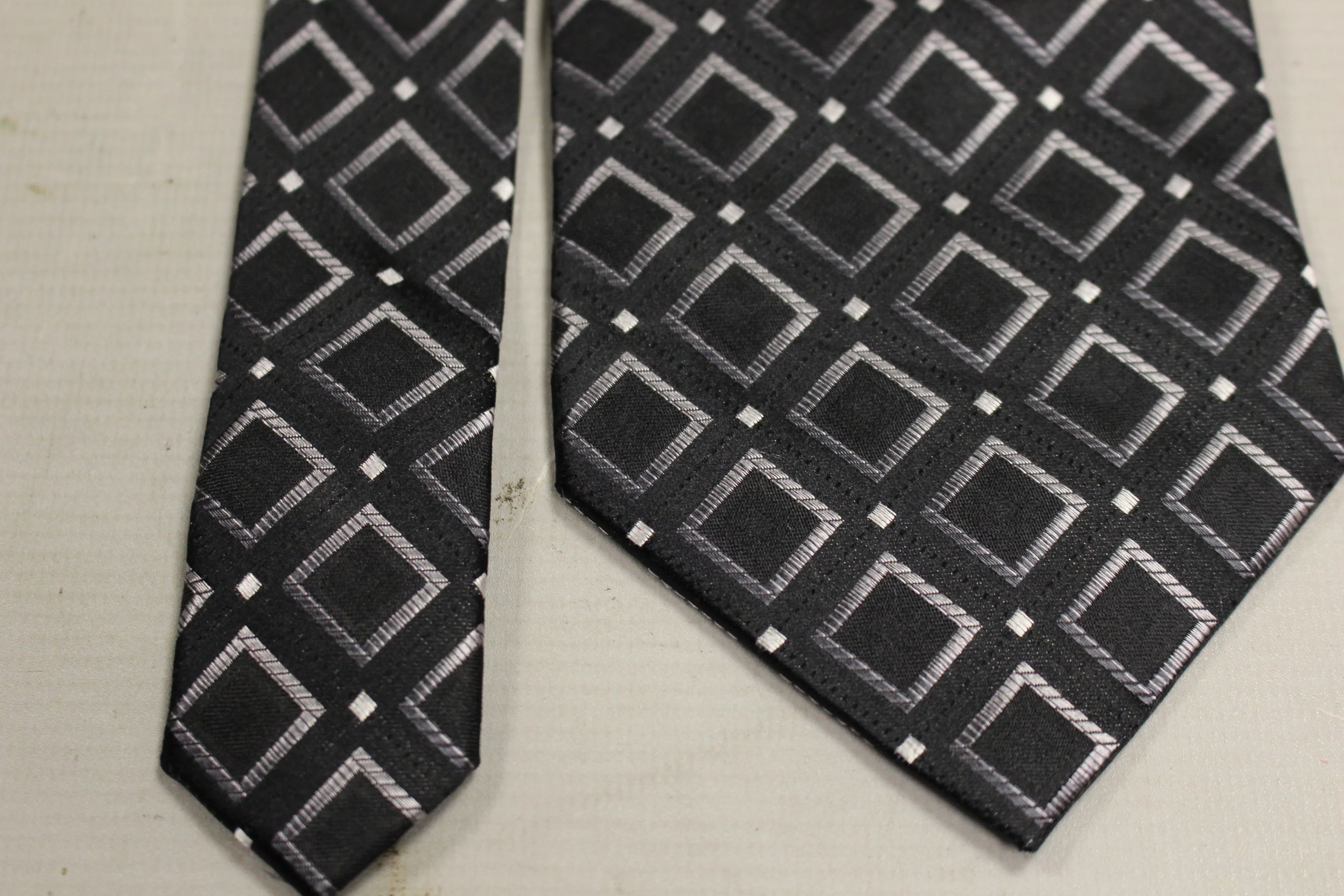 Platinum Designs Men's Tie - Used - Image 4
