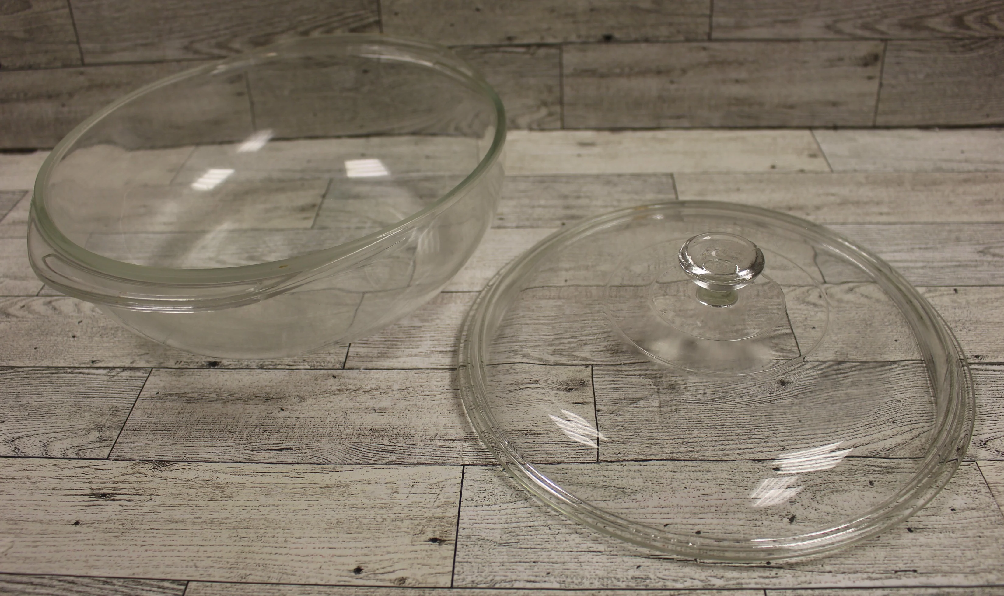 Pyrex 024 2.12 Qt Clear Glass Round Casserole Baking Dish with Lid - Used