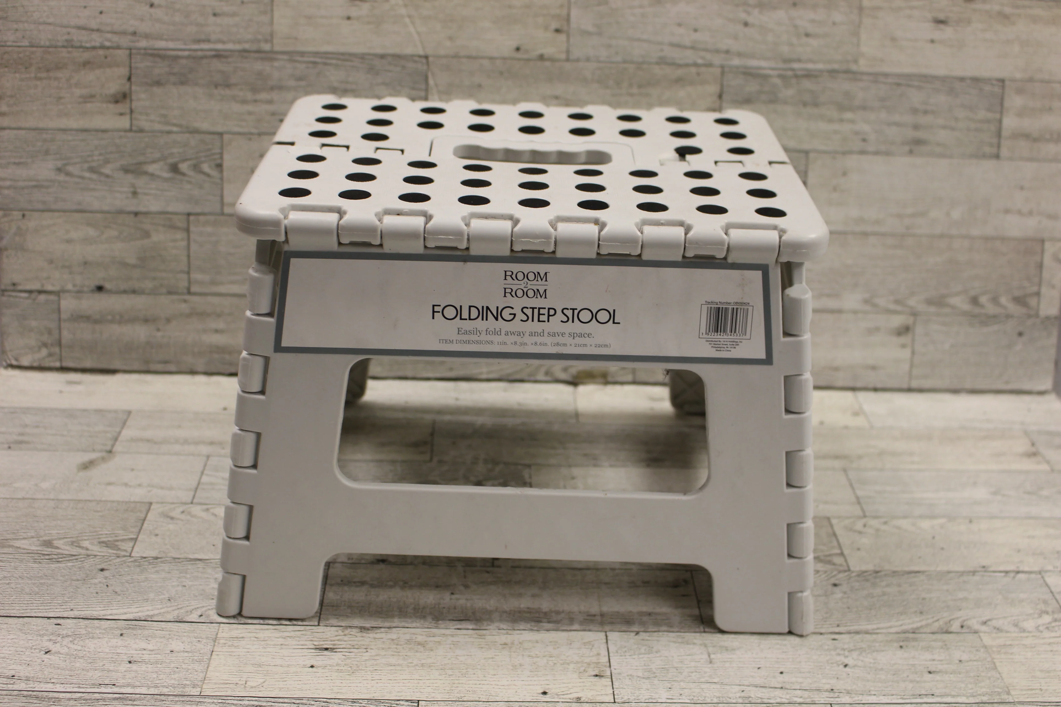 Room 2 Room Folding Step Stool - White - Used