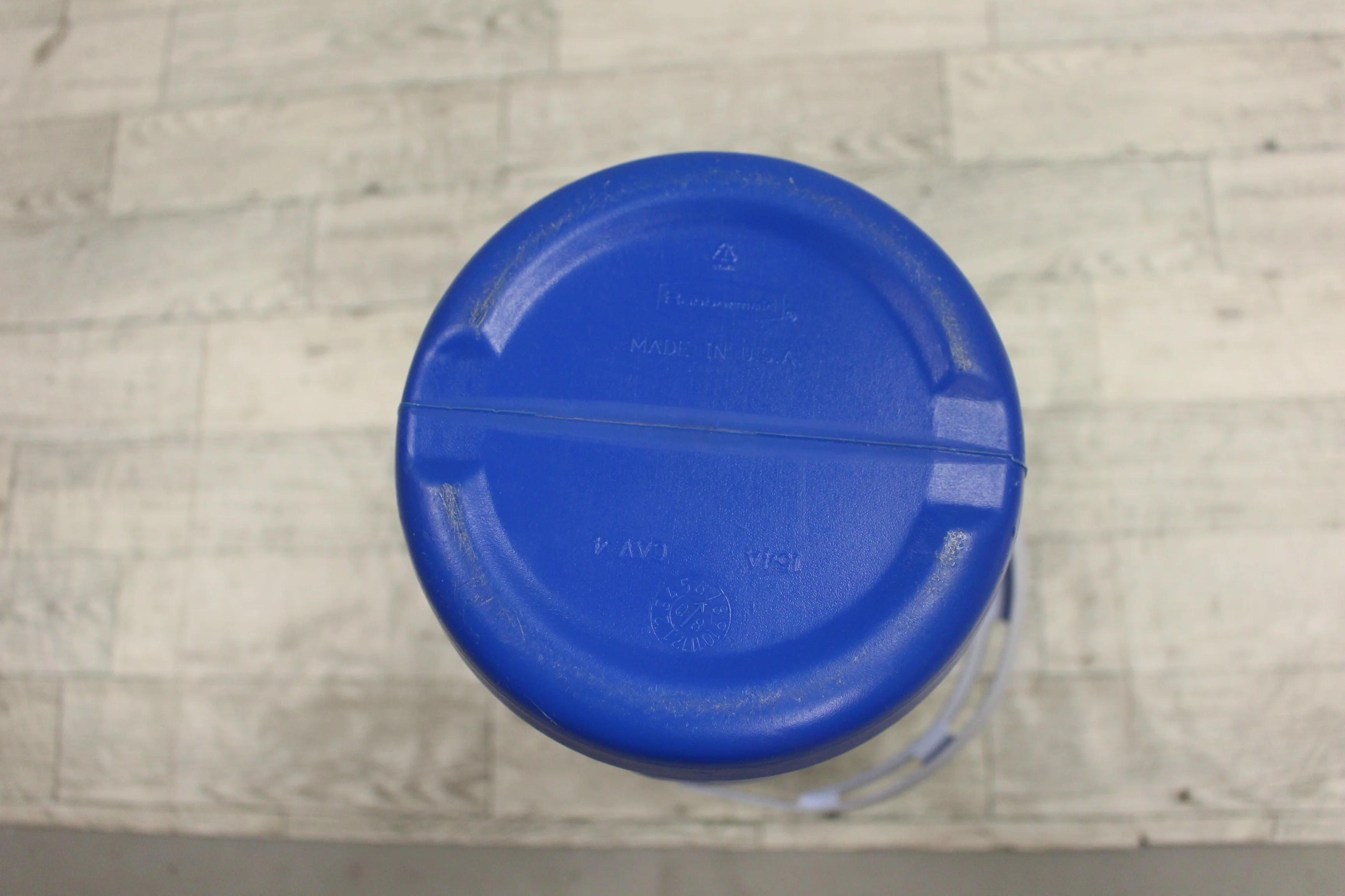 Rubbermaid Half Gallon Water Drink Jug - #154A - Blue/White - Used - Image 2