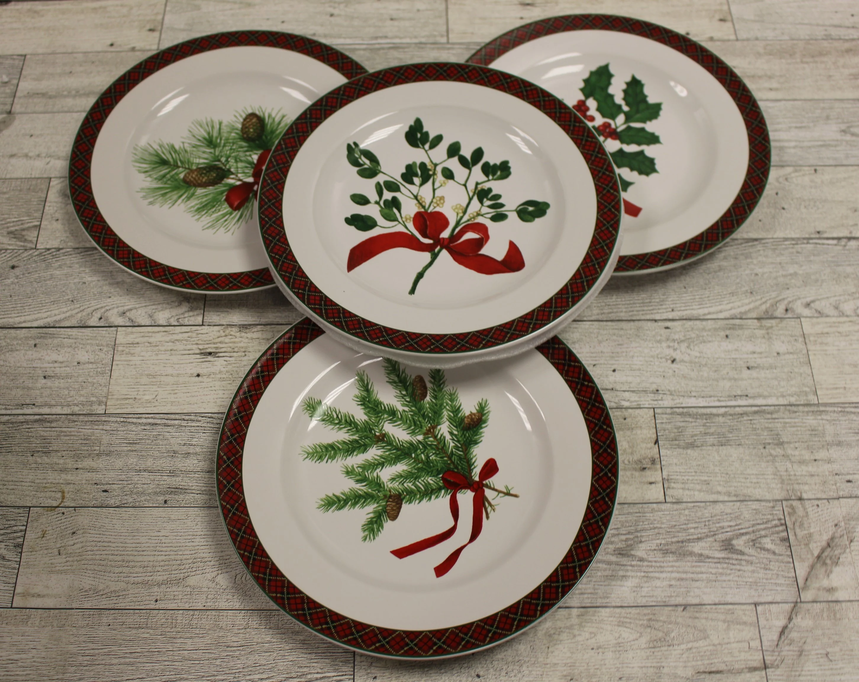 Sakura 16 Piece Holiday Dinnerware Set - 4 Designs - Holiday Greens - New - Image 2
