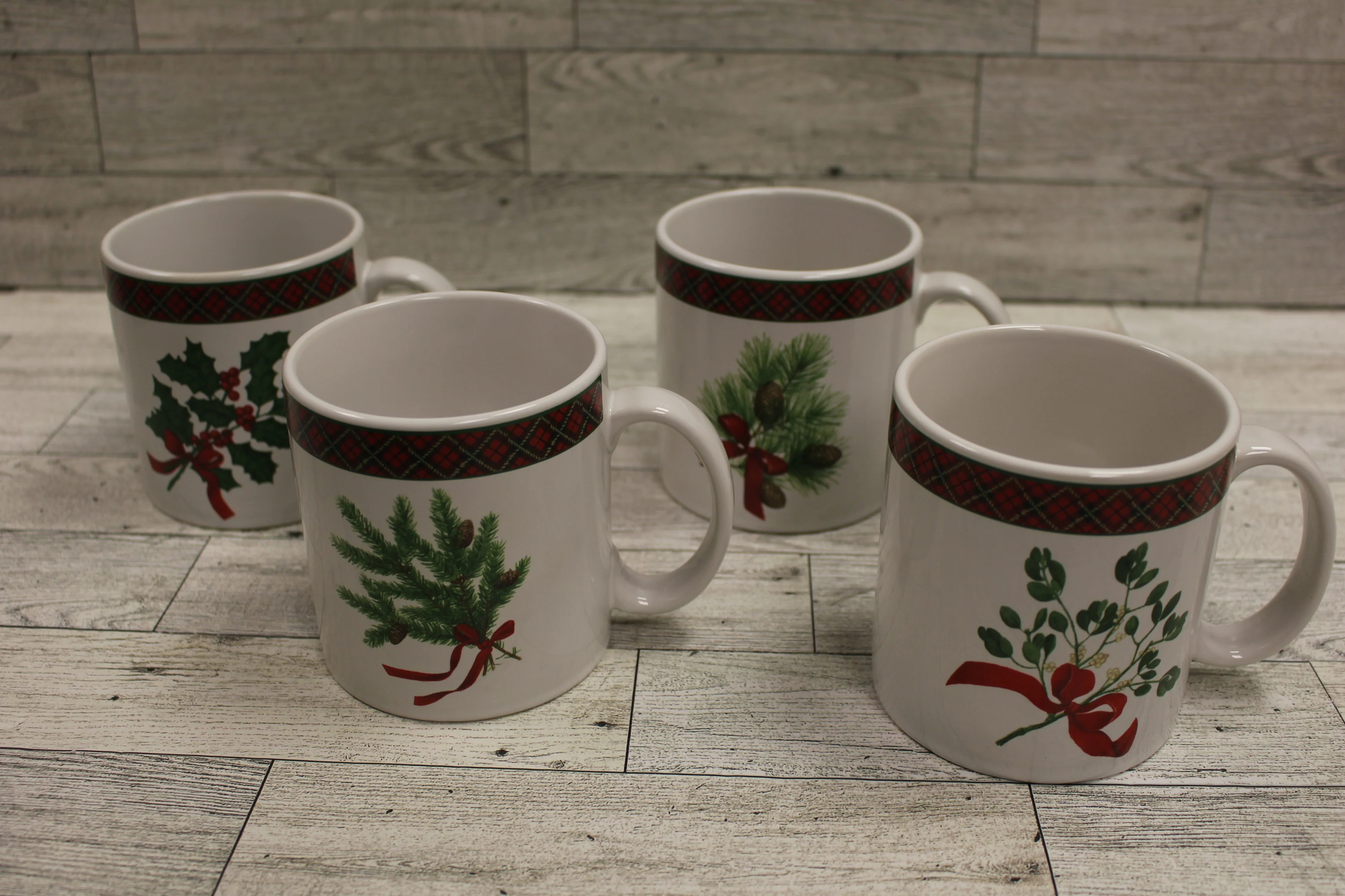 Sakura 16 Piece Holiday Dinnerware Set - 4 Designs - Holiday Greens - New - Image 5