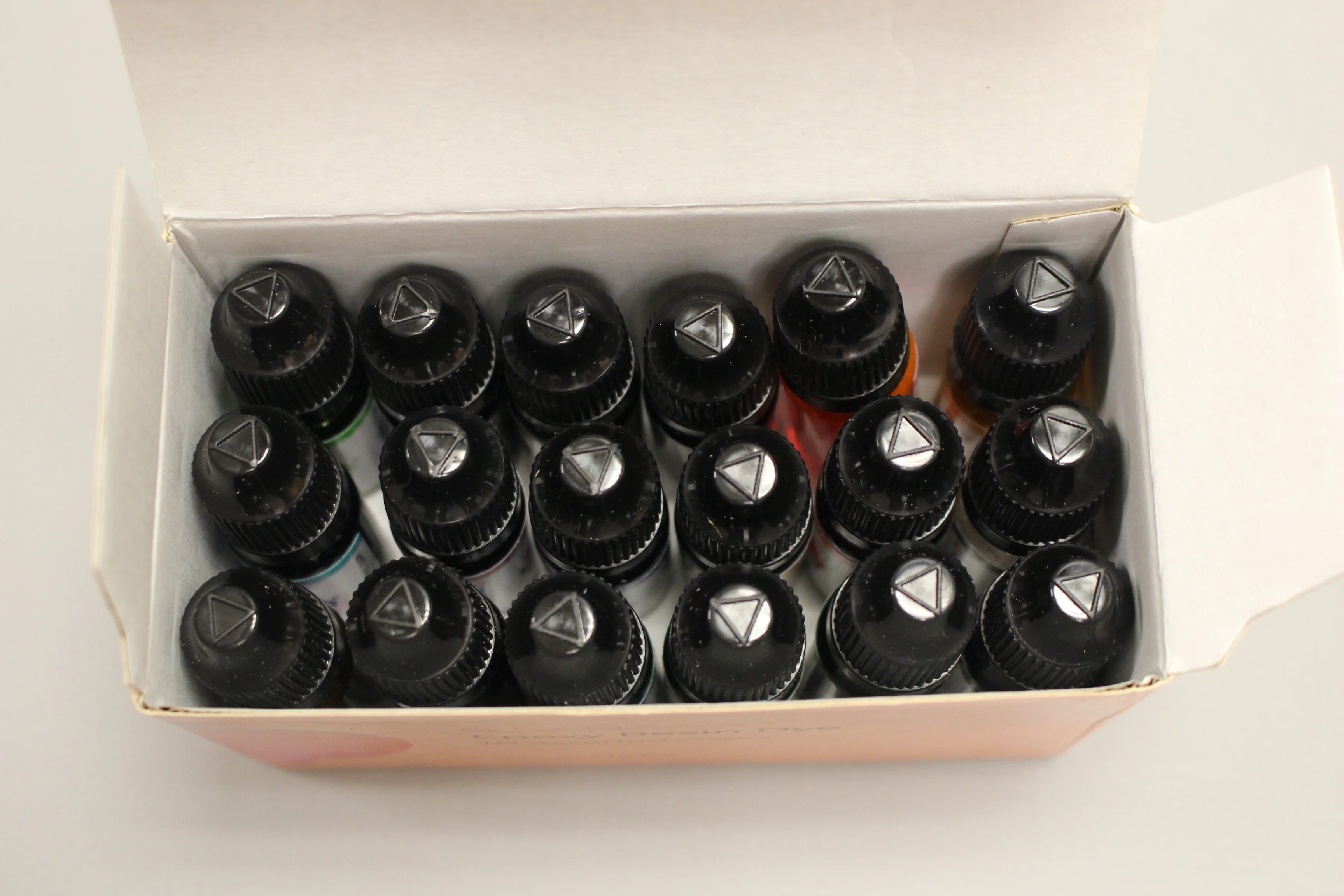 Sanaaa Epoxy Resin Dye - 18 colors - Used - Image 4