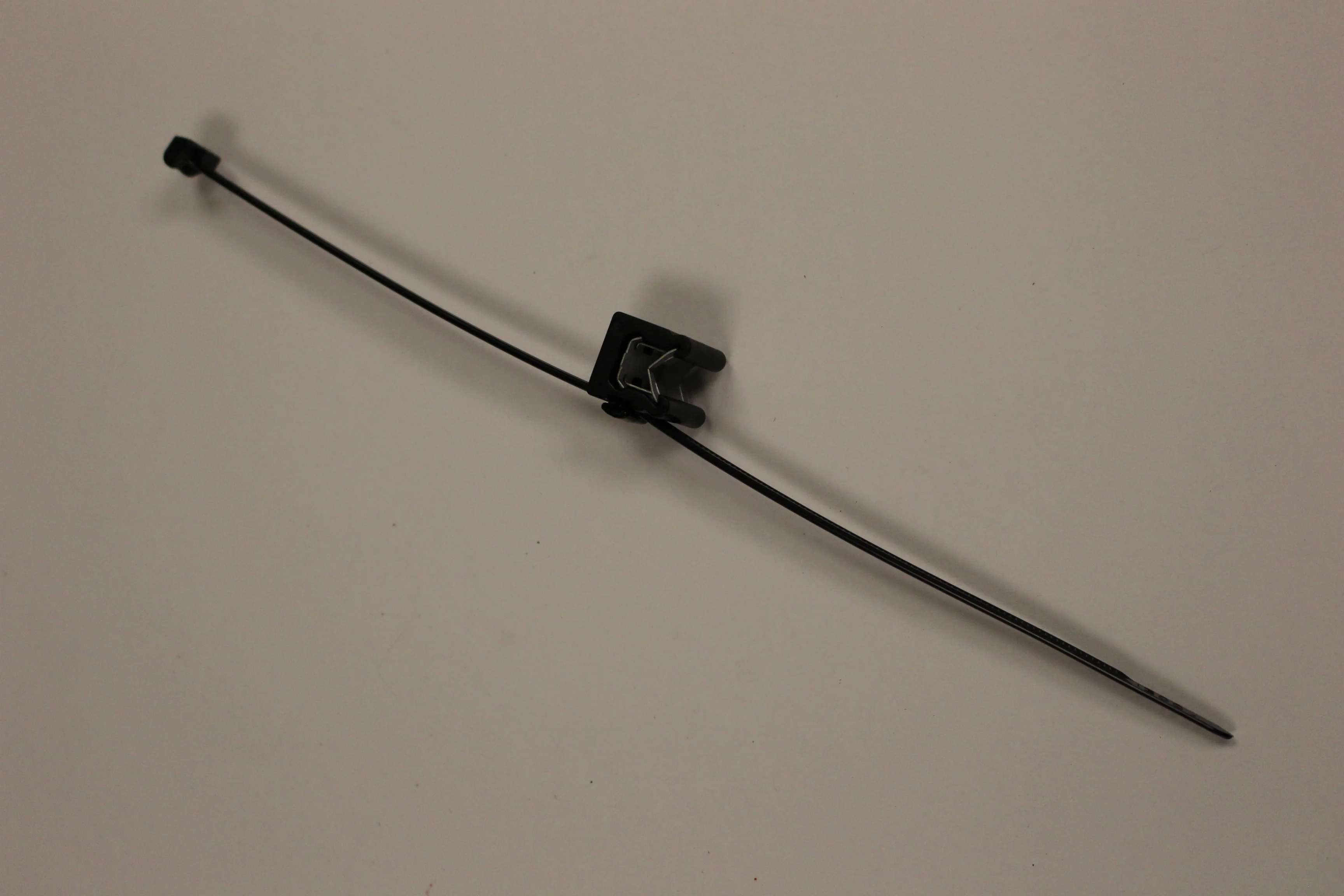 Commercial Plastic Zip Ties Cable Tie with Terminal Socket - Pack of 10 - New - Image 3