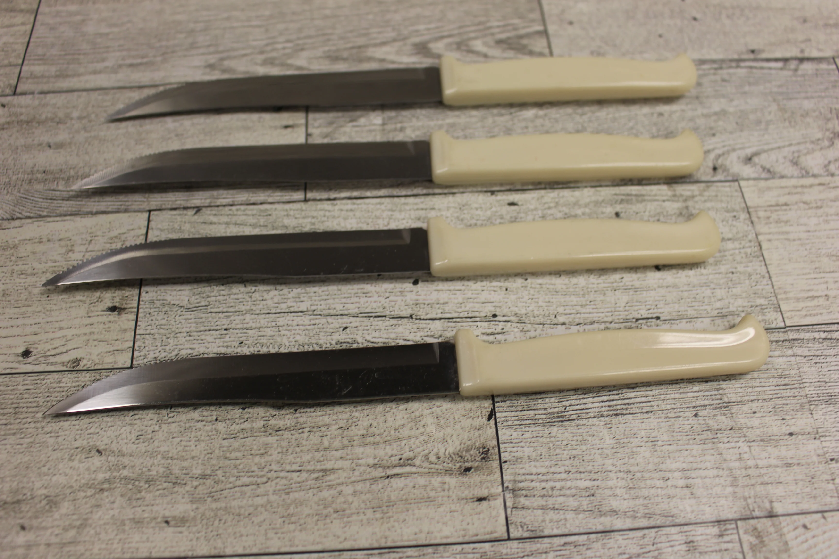 Set of 4 Quikut Stainless Hollow Ground Steak Knife Set - Used - Image 6