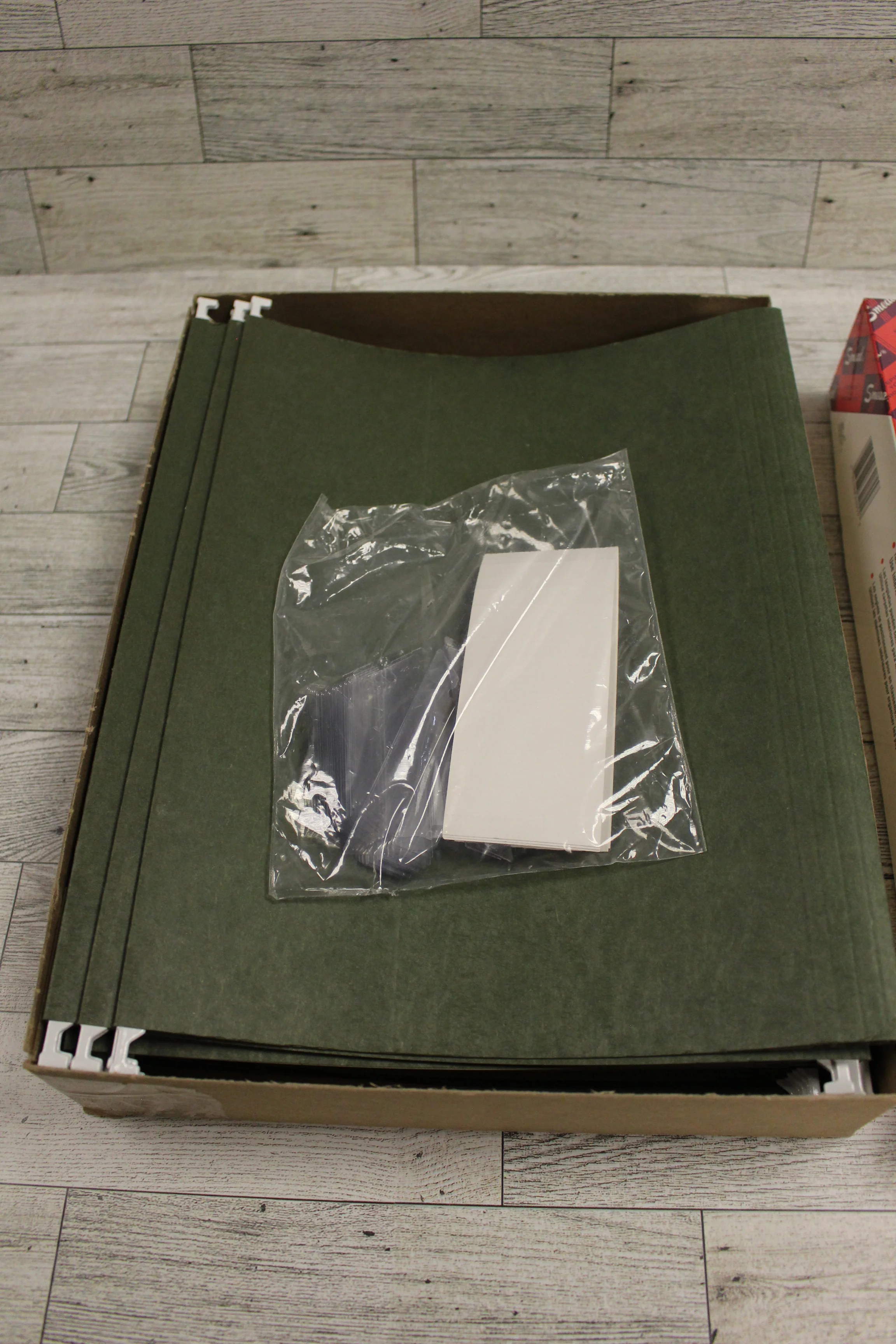 Smead 25-Pack Of Hanging Folders Fror Office -New - Image 2