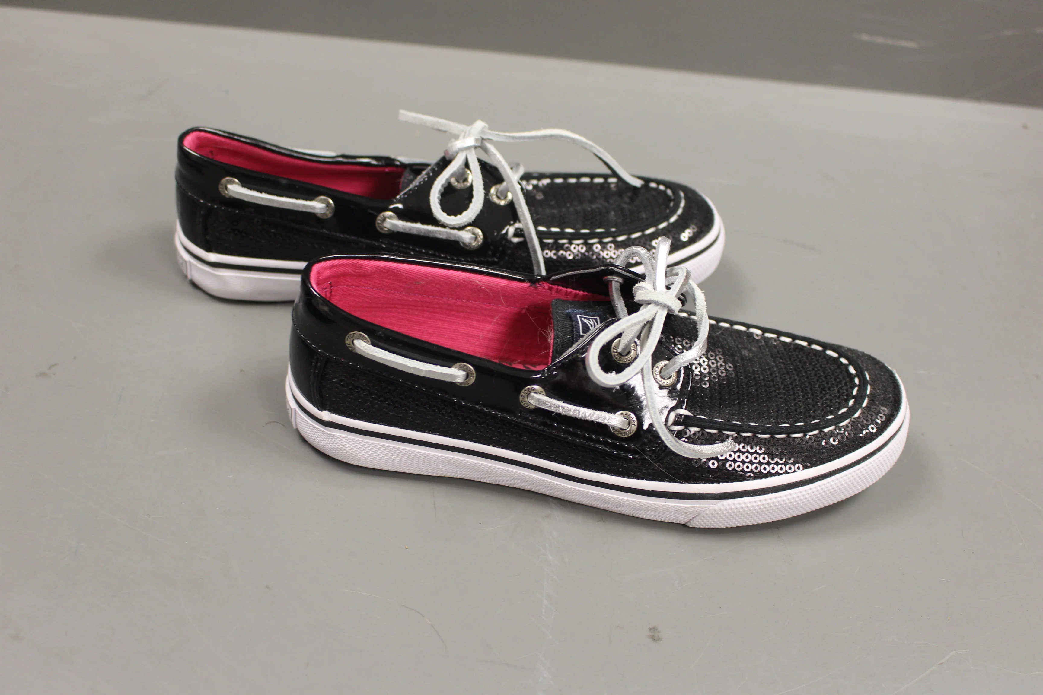 Sperry Womens Canvas Top-Sider Shoe. Size: 2.5M, Black/Pink - Image 2