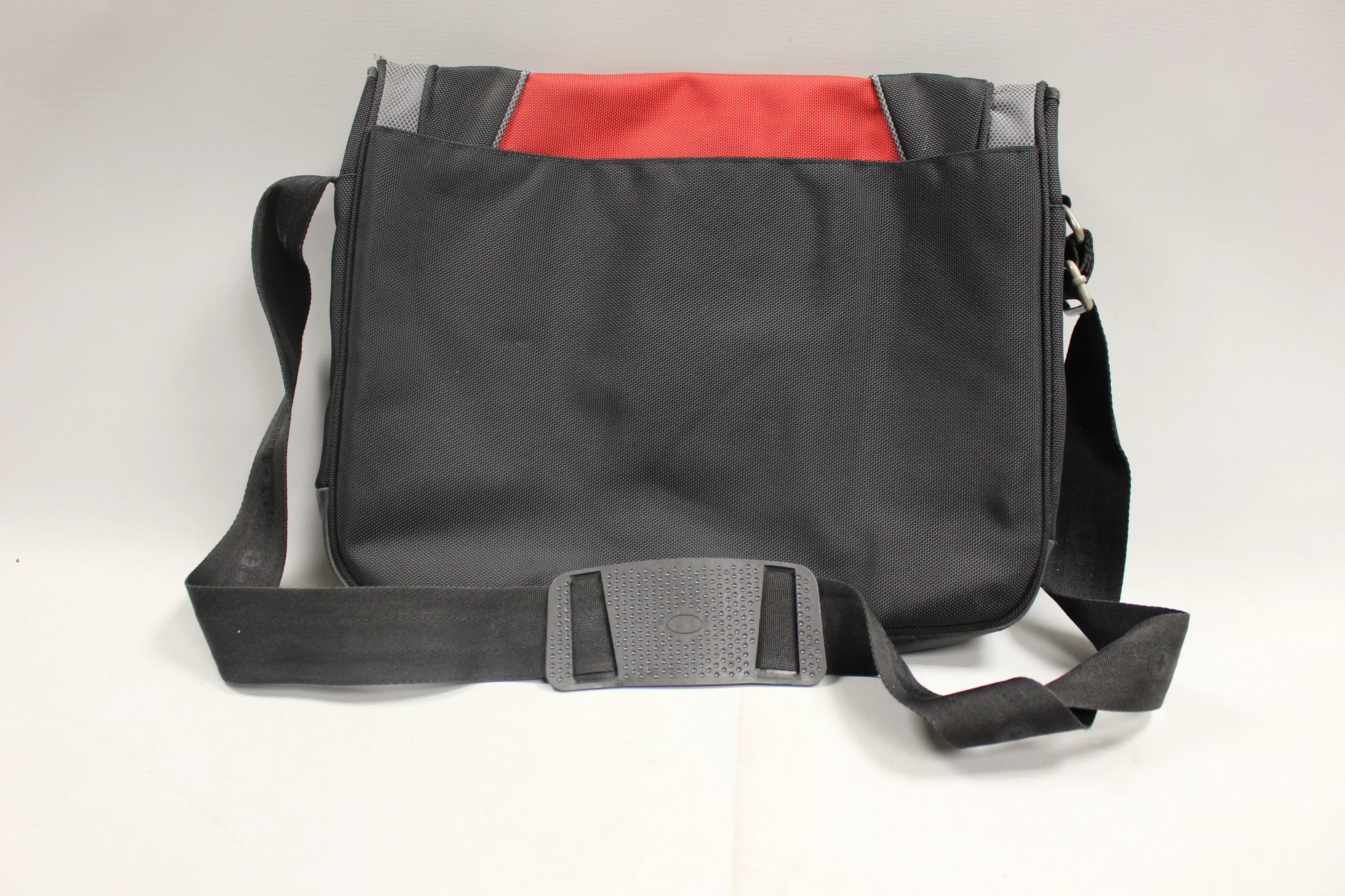 Swiss Gear Travel Bag - Used - Image 3