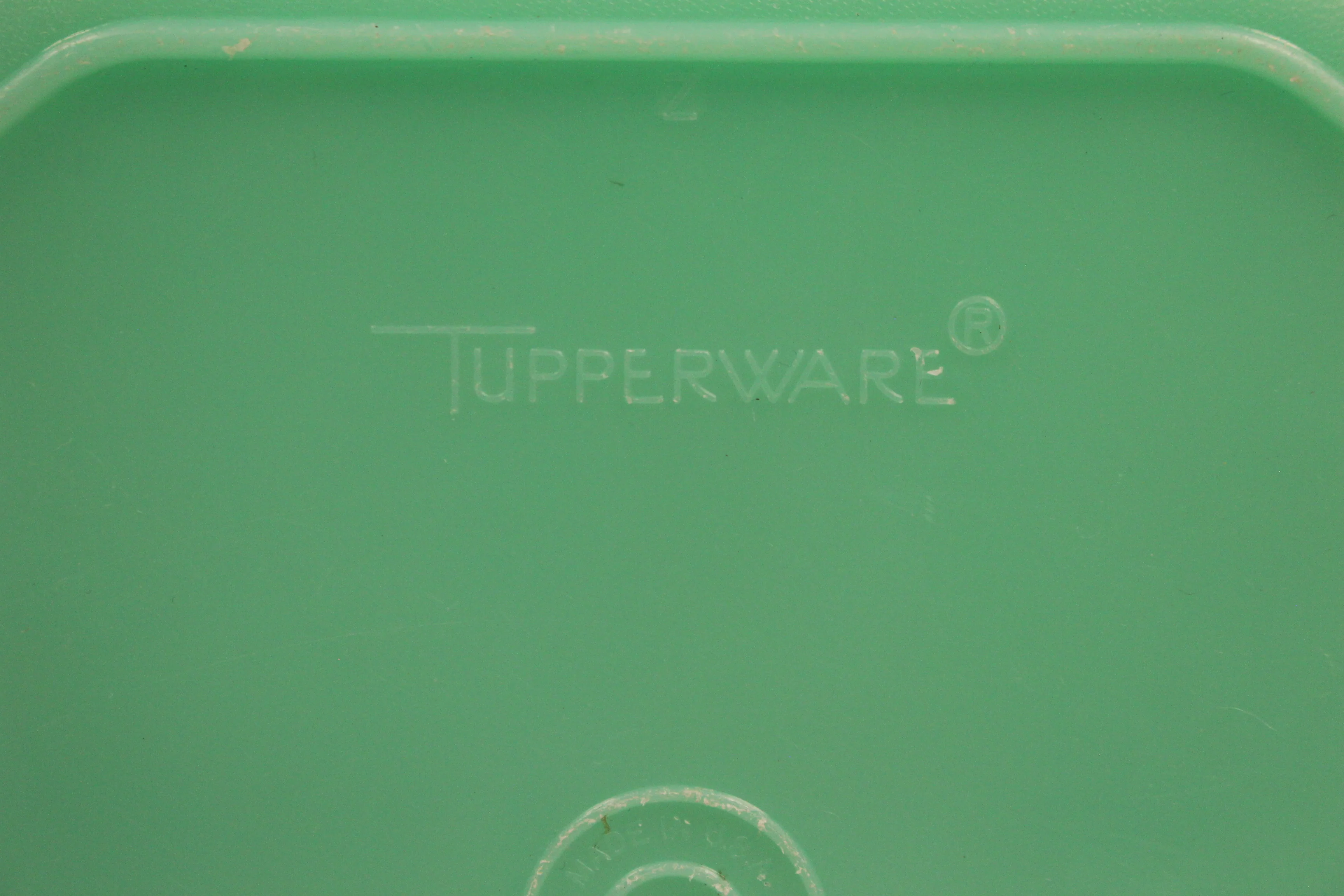 Tupperware Jade Collander with 516-7 Strainer Lid - Used - Image 3