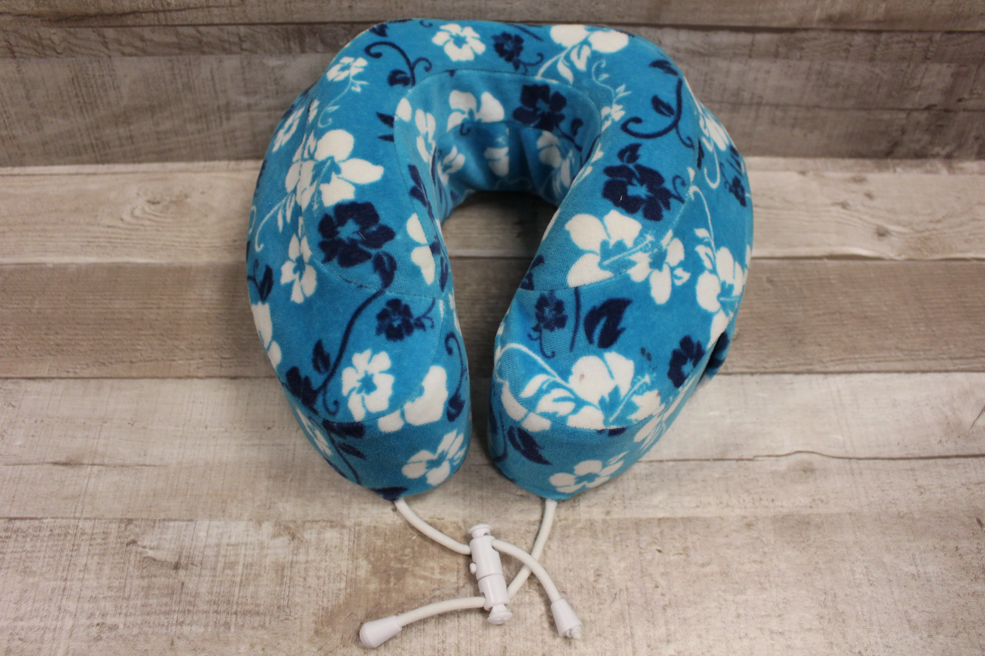Ultra Soft Cabeu Floral Neck Pillow -Blue/White -Used