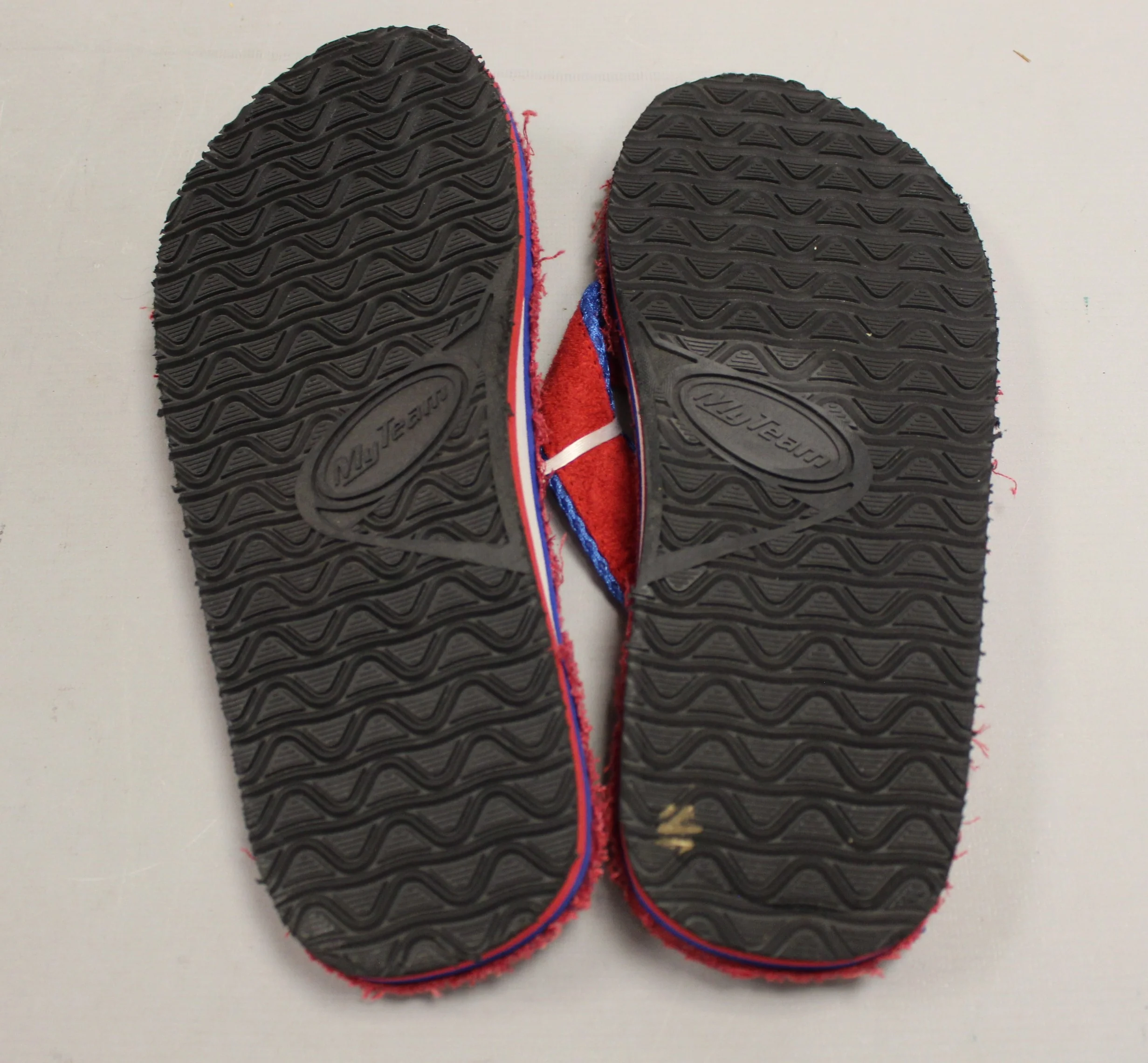 University of Dayton UD Flyers Flip Flops - Size: Small - Red - New - Image 2