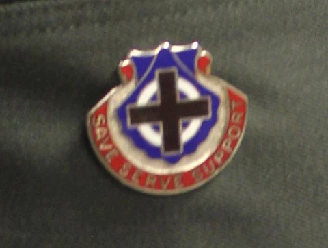US Army 435 Medical Battalion Pin - Save Serve Support - Used