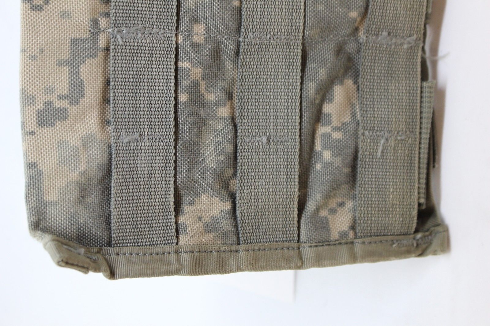 US Army Molle Triple Magazine Pouch - ACU - 8465-01-525-0598 - 3x30 - Grade B - Image 5