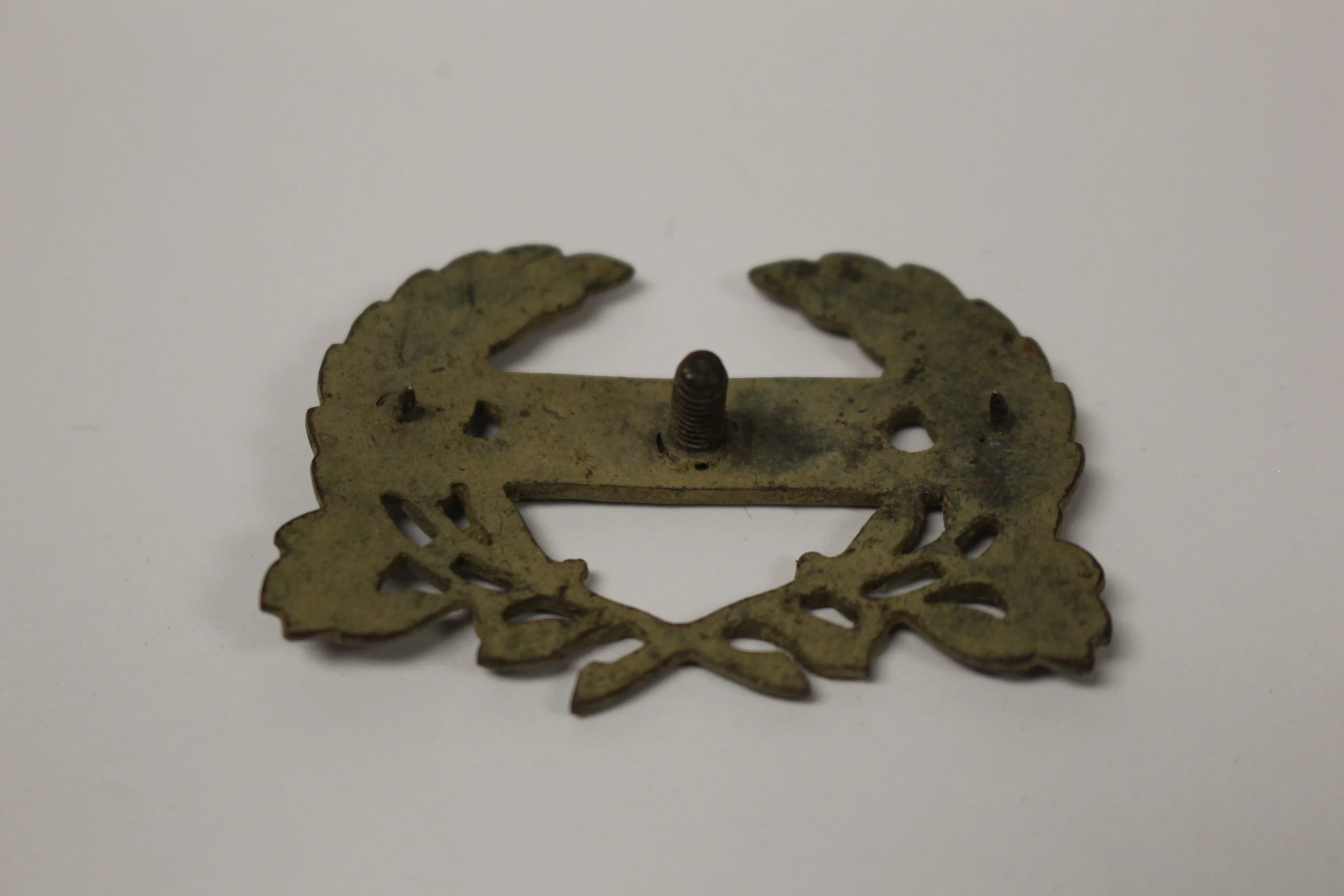 US Army ROTC Researve Officer's Training Corp Cap Hat Badge Screw Back Pin -Used - Image 2