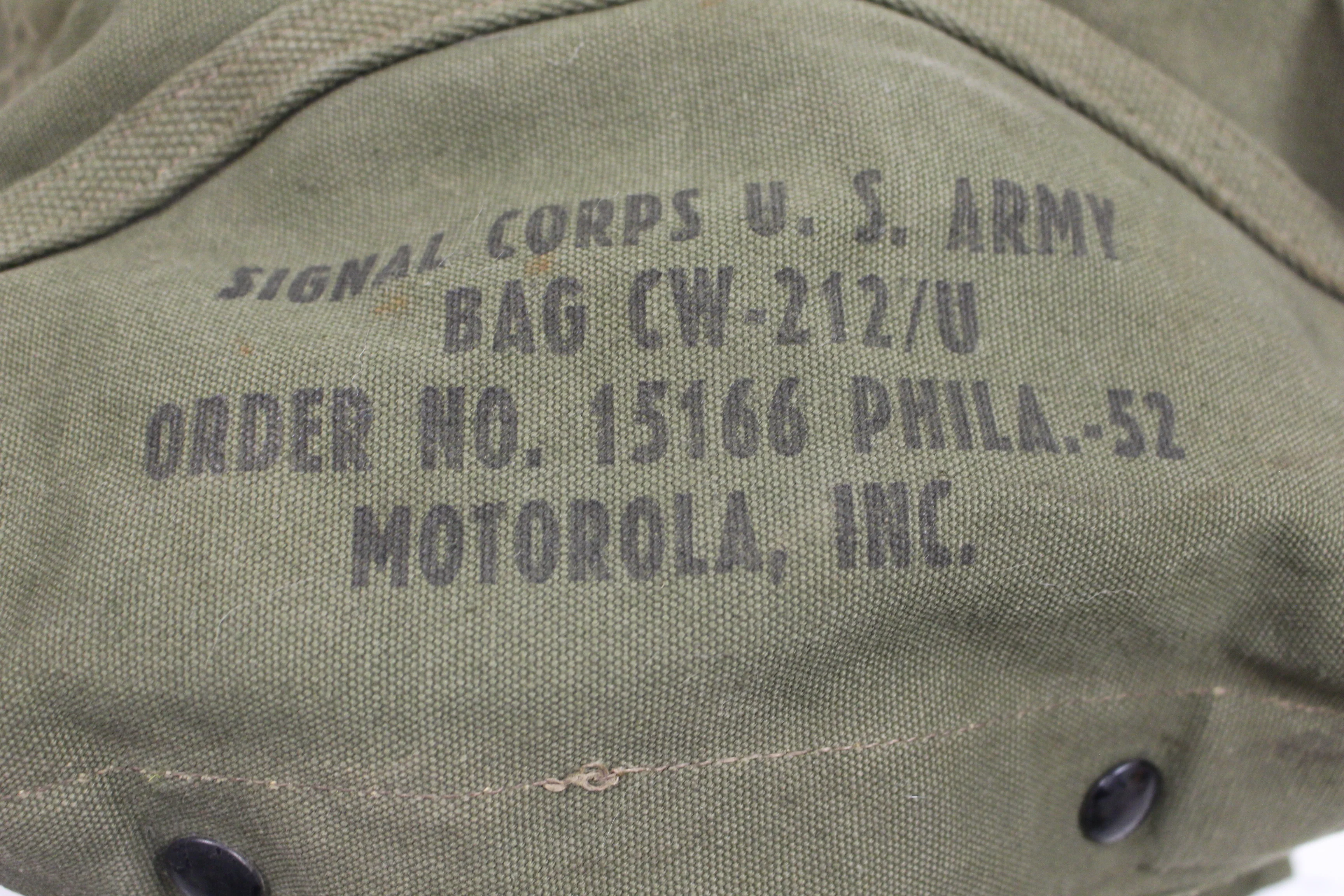 US Army Signal Corps Motorola Radio Battery Bag - CW-212/U - Used - Image 2