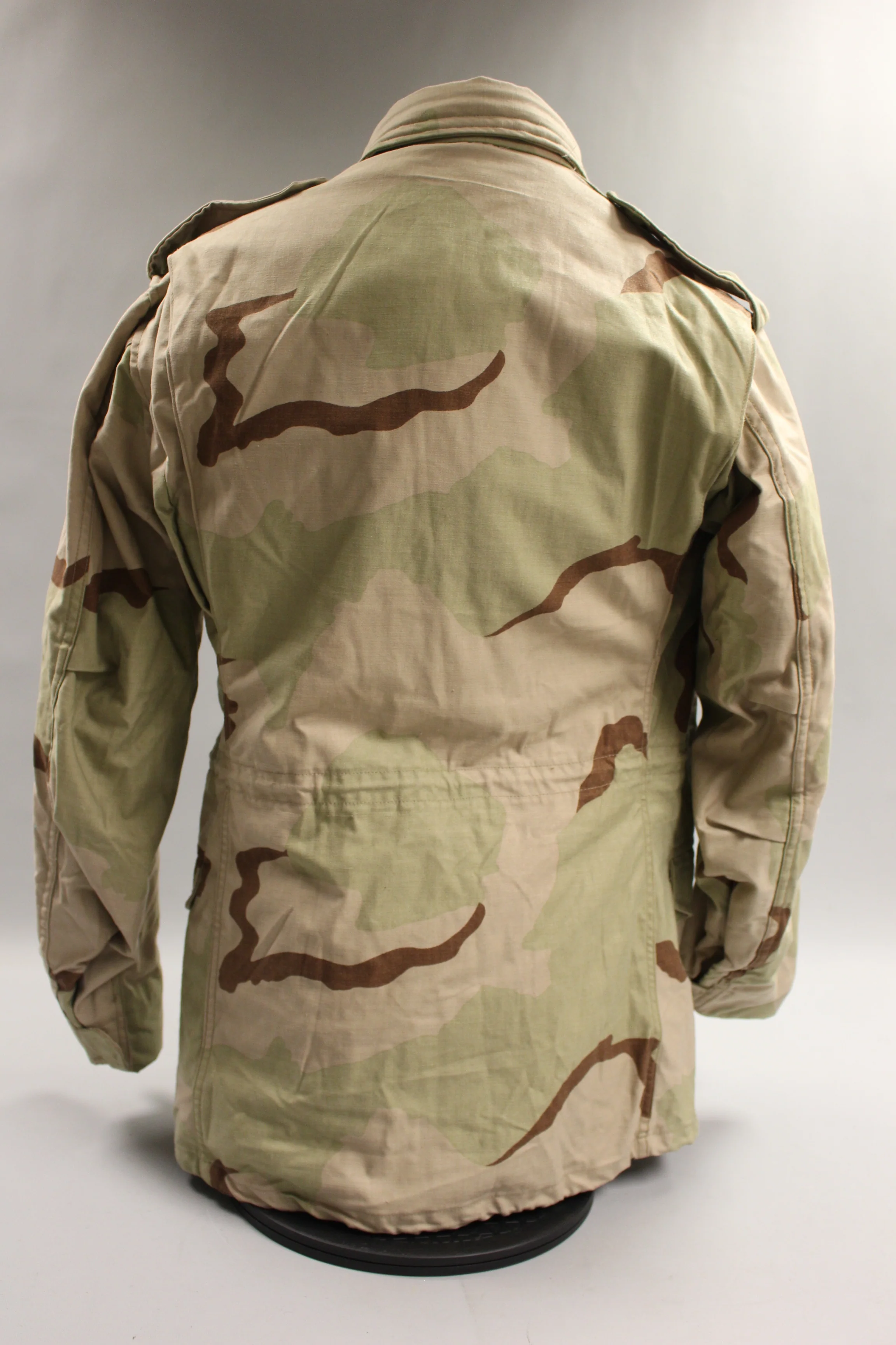US M65 Cold Weather Field Coat - Desert - Small Short- 8415-01-325-6438 - Used - Image 2