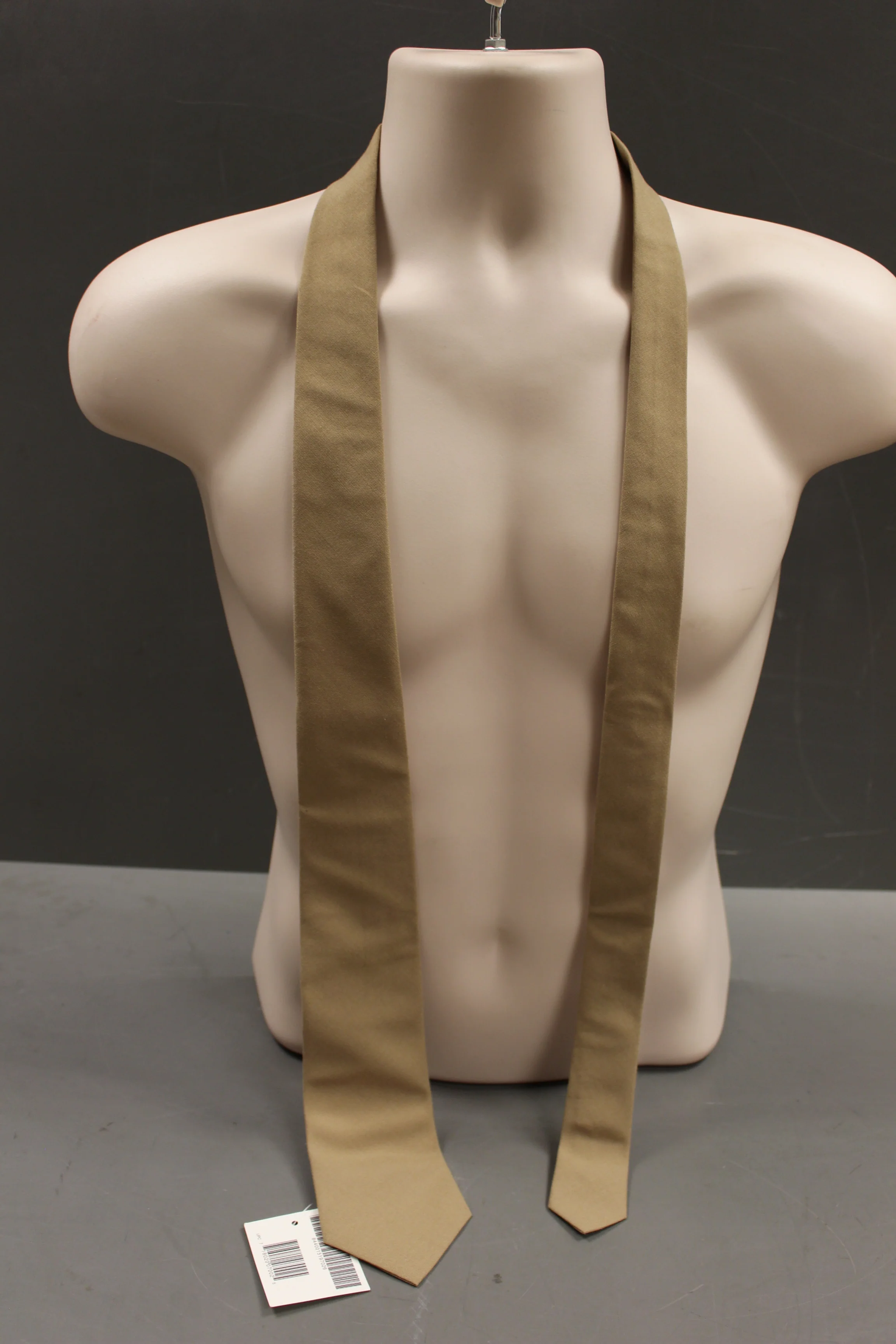 US Marines Man's Tropical Necktie - 8440-01-190-0066 - Khaki - Length: 57" - New