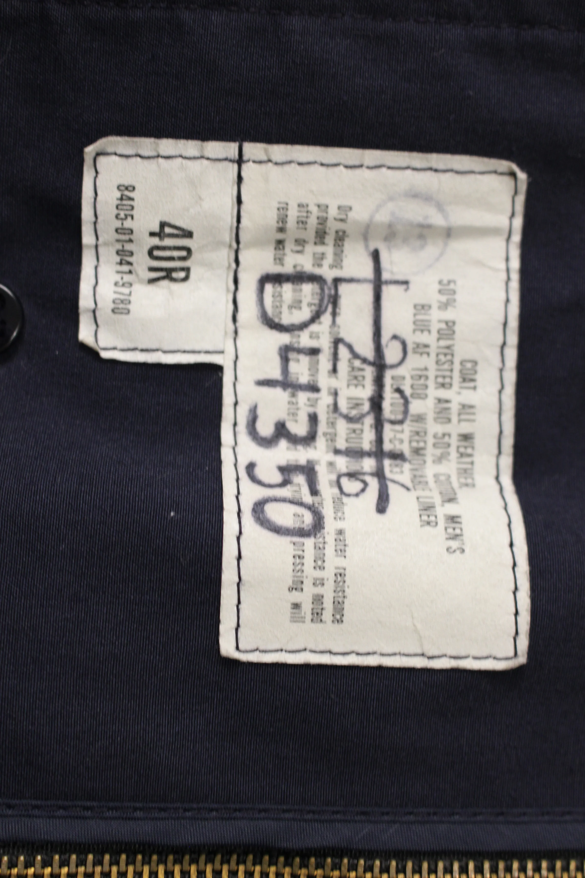 US Military Cold Weather Coat with Removable Liner, Large - Image 4