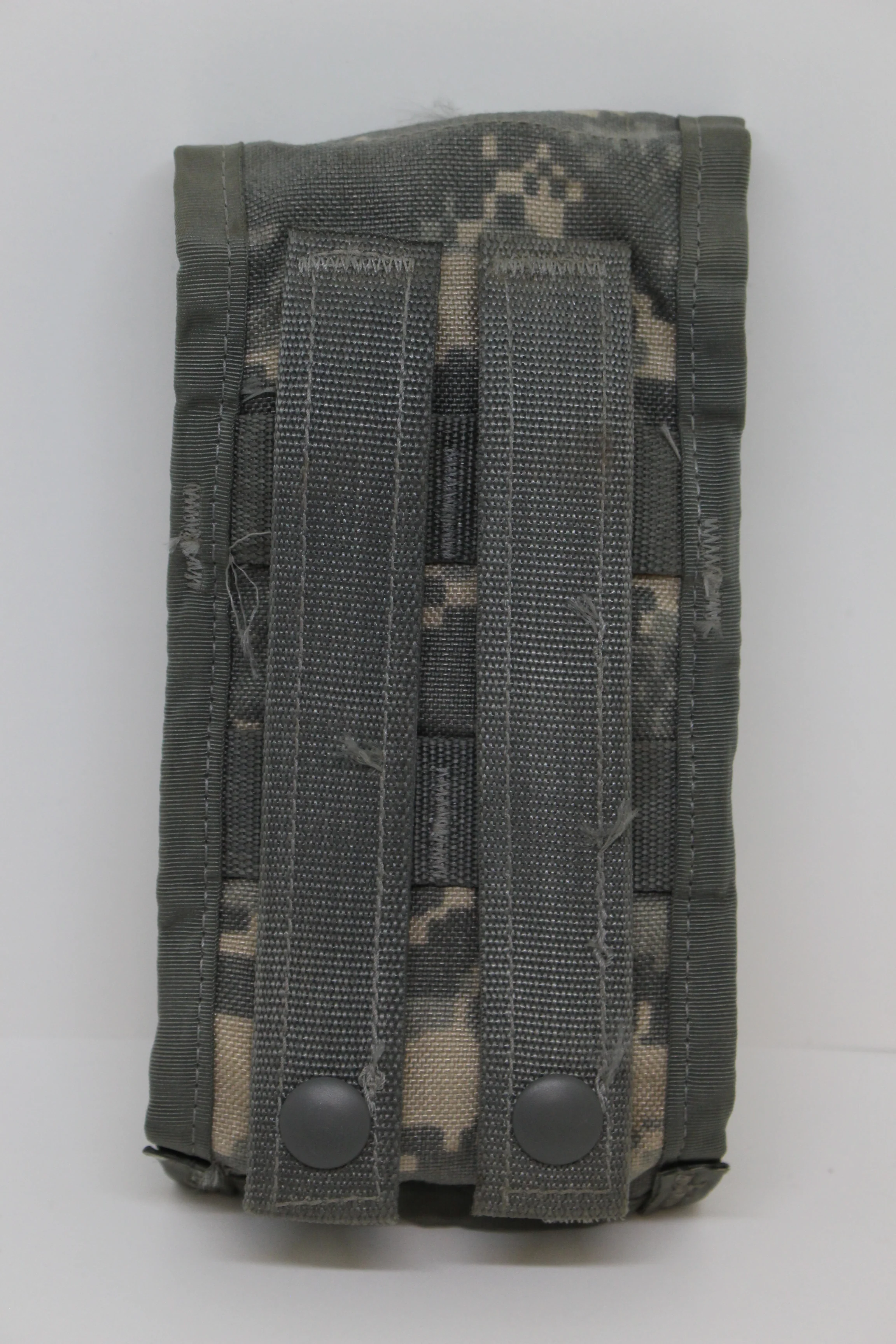 US Military Molle II ACU Double Magazine Pouch - 8465-01-525-0606 - Grade C - Image 2