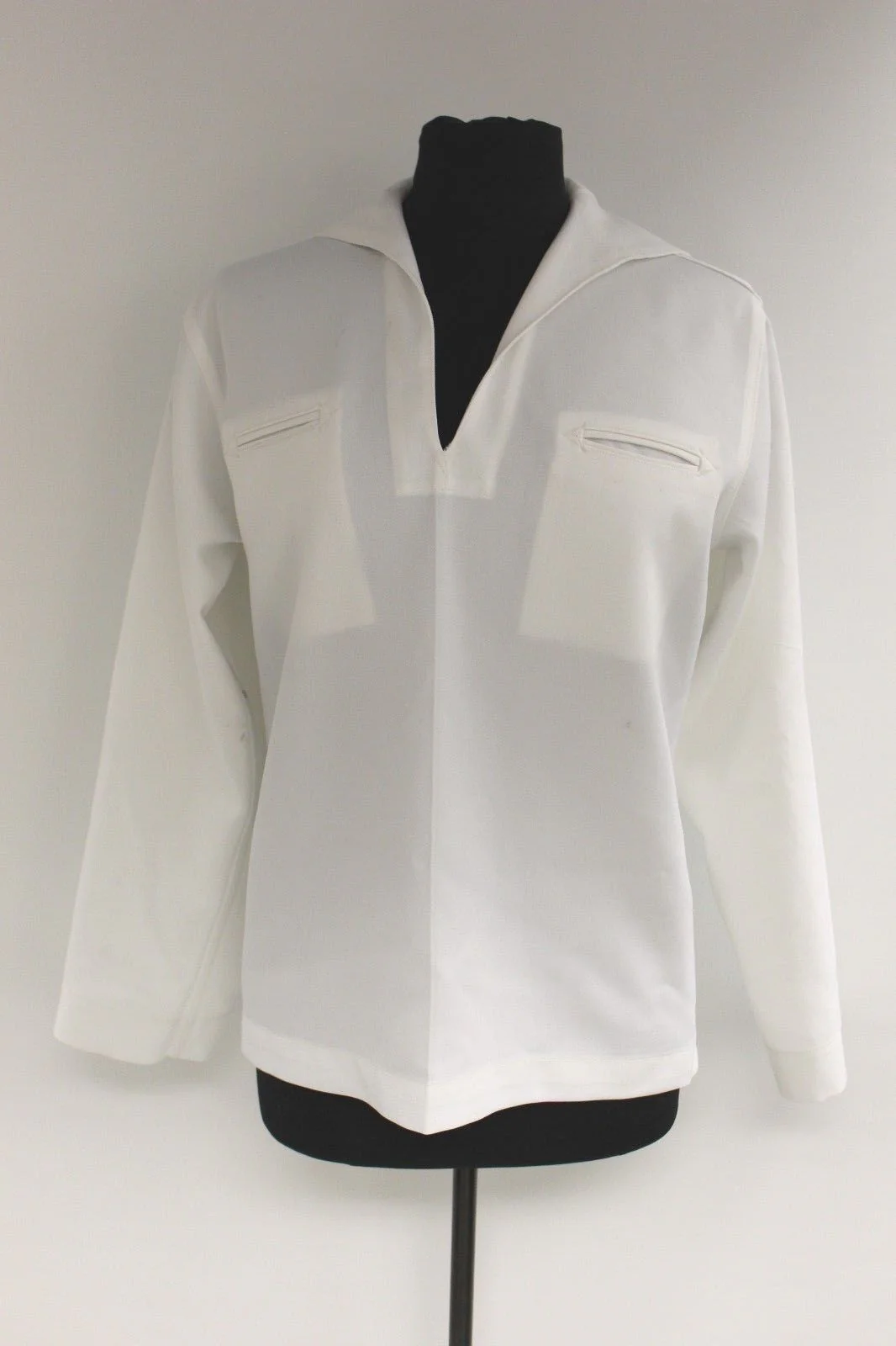 US Navy Man's White Jumper Top - 8405-01-076-1971 - Size: 44LR - Used