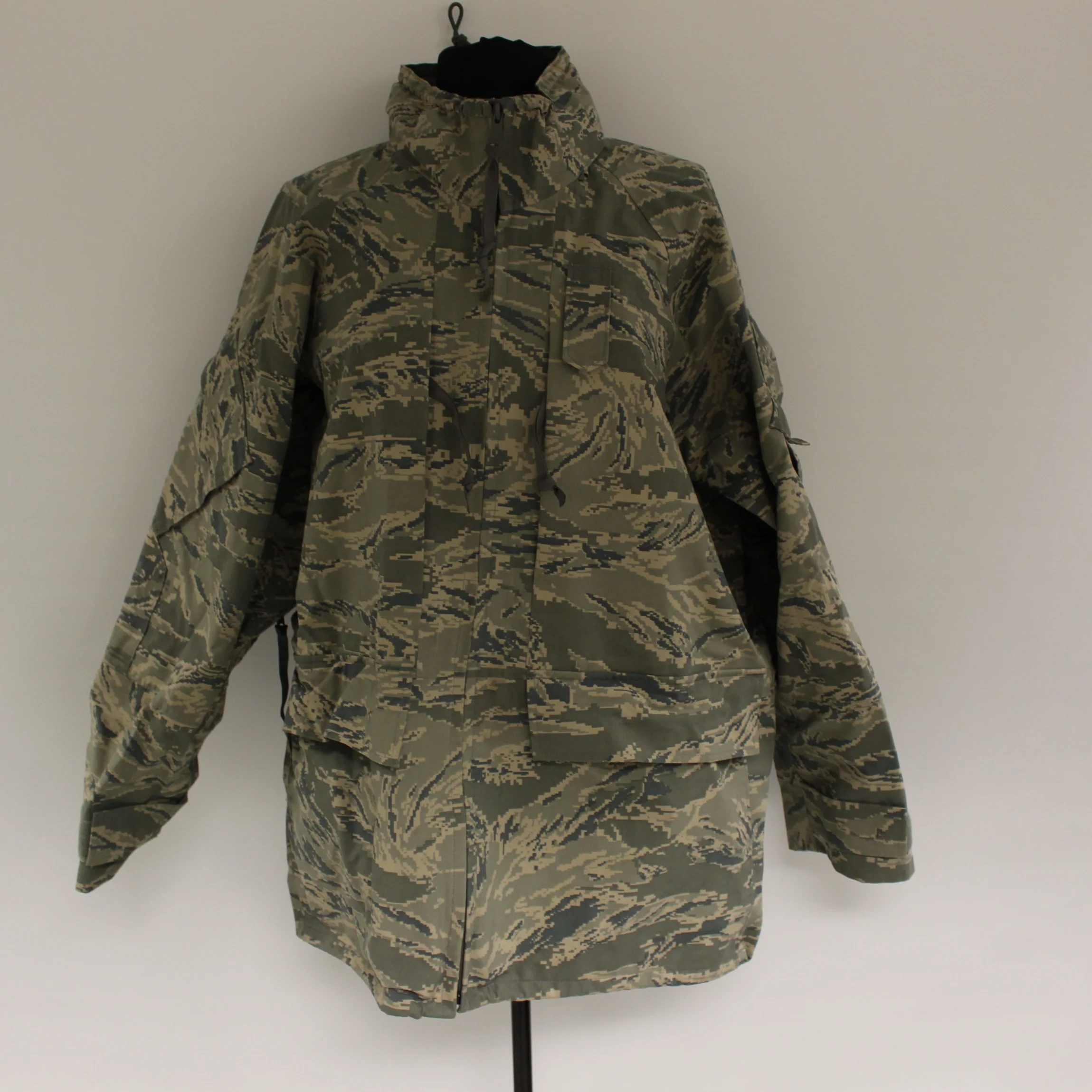 USAF APECS All Purpose Environmental Camouflage Parka - Size: Large Short - Used