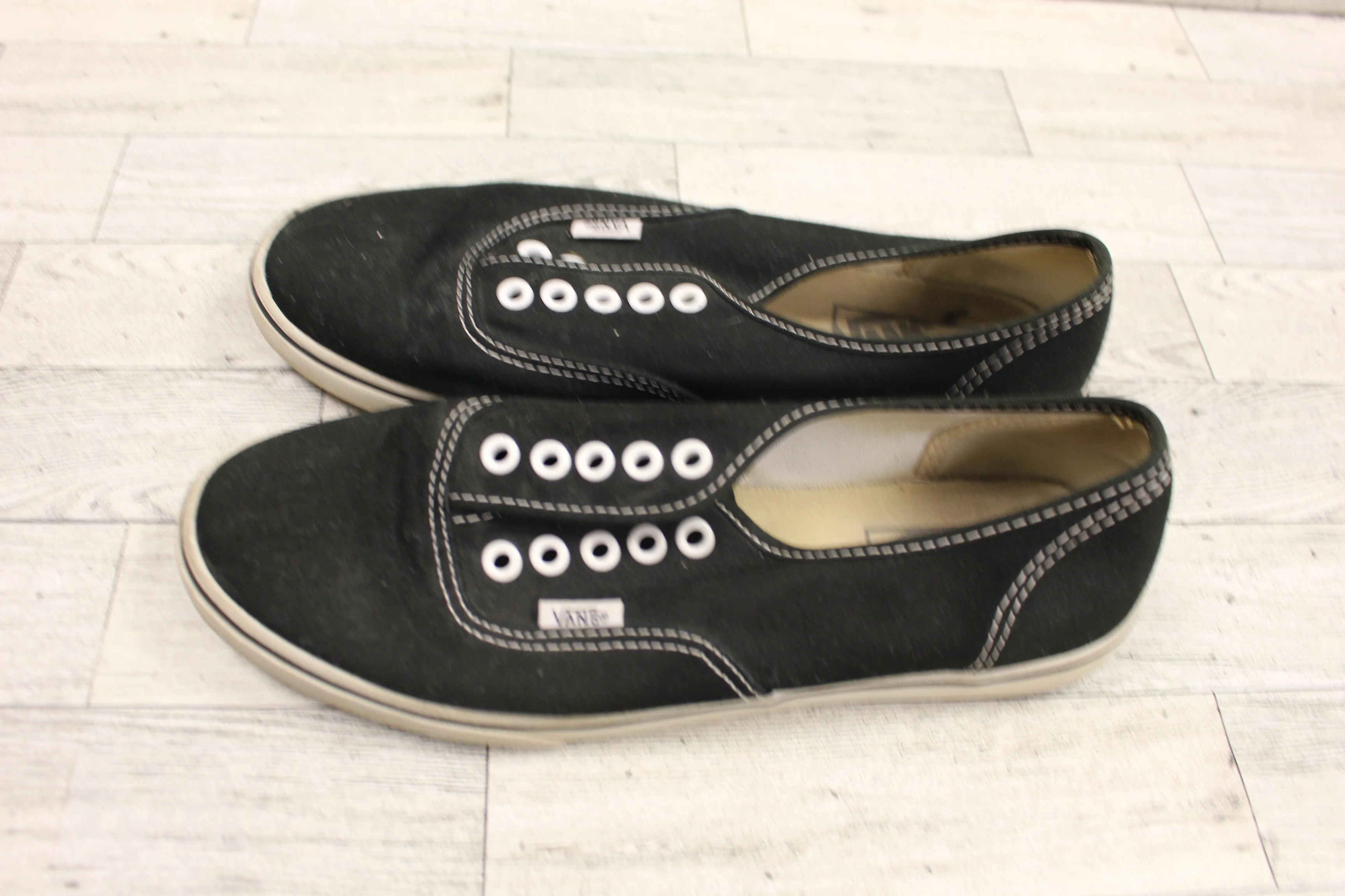 Vans Shoe - Size: Men 6.5/Women 8 - Black - New missing strings - Image 2