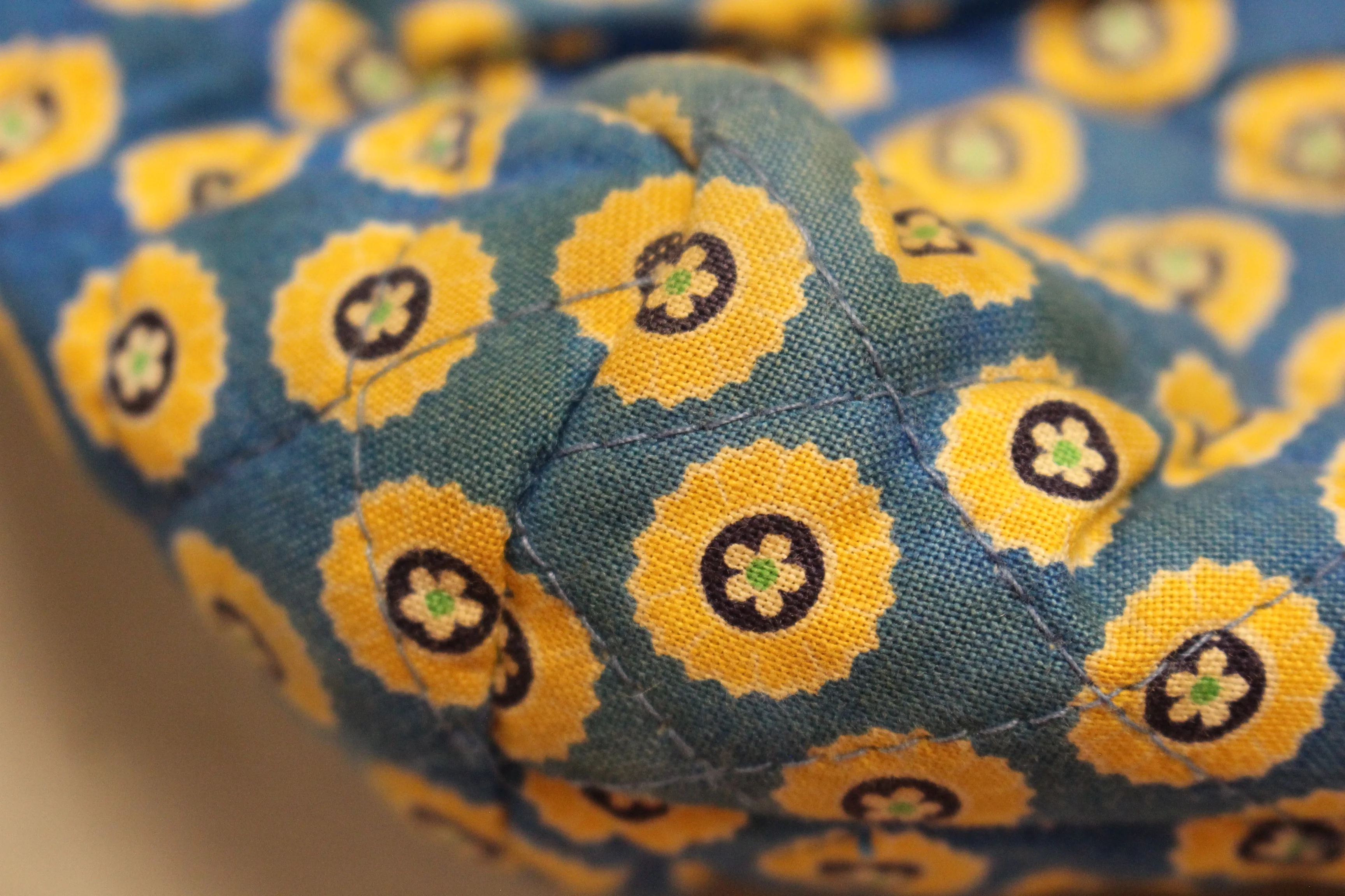 Vera Bradley Riviera Blue Medium Shoulder Bag - Used - Image 9