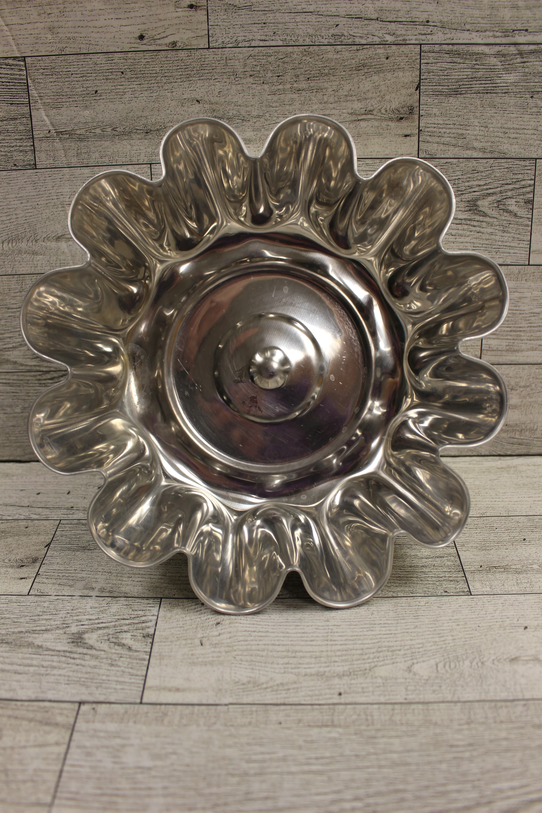 Vintage 1950 Aluminum 3x9 Fluted Jello Mold - Used