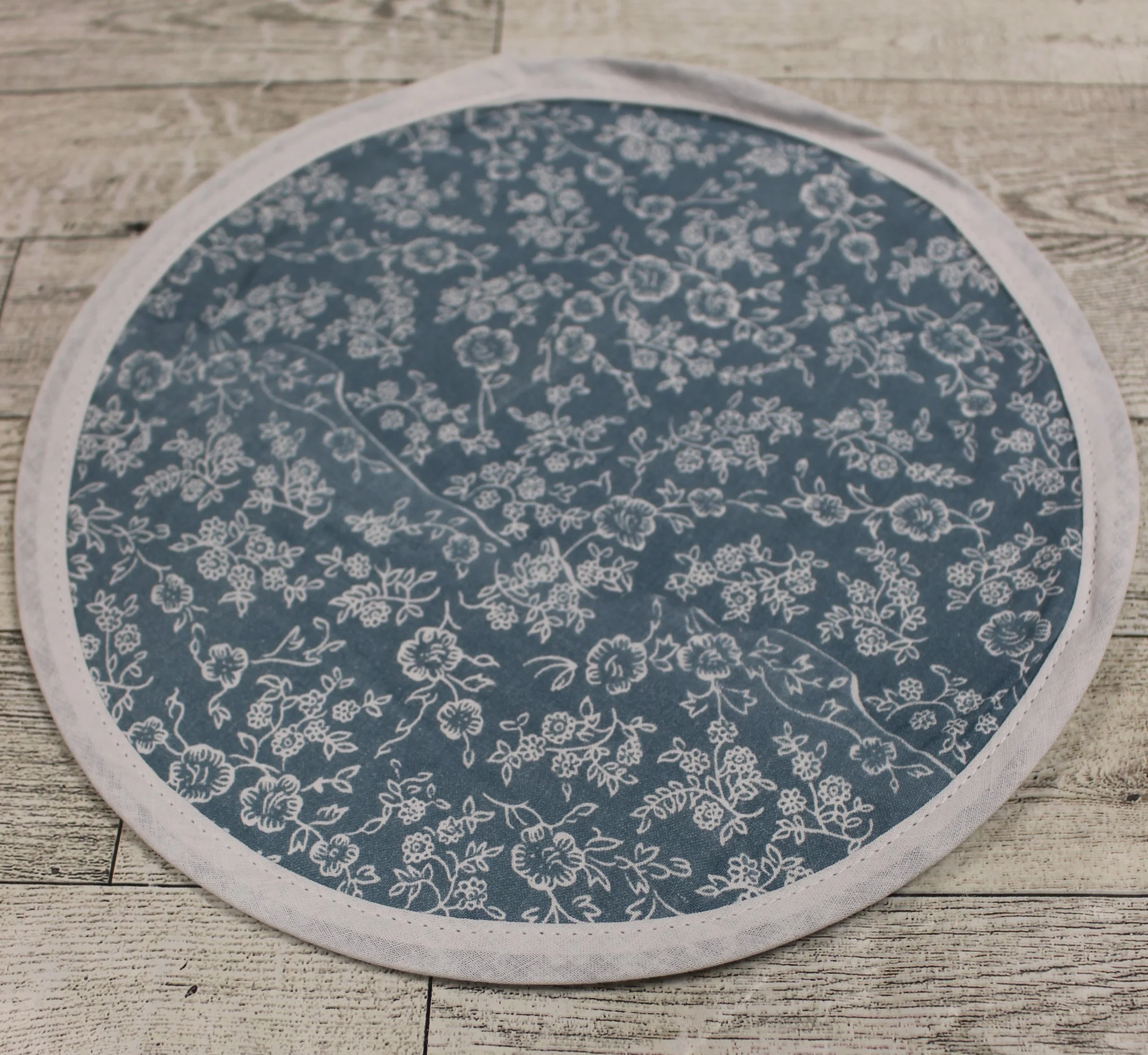 Vintage Bandwagon 9" Mircowave Roll Warmer - 100% Cotton - Blue Floral
