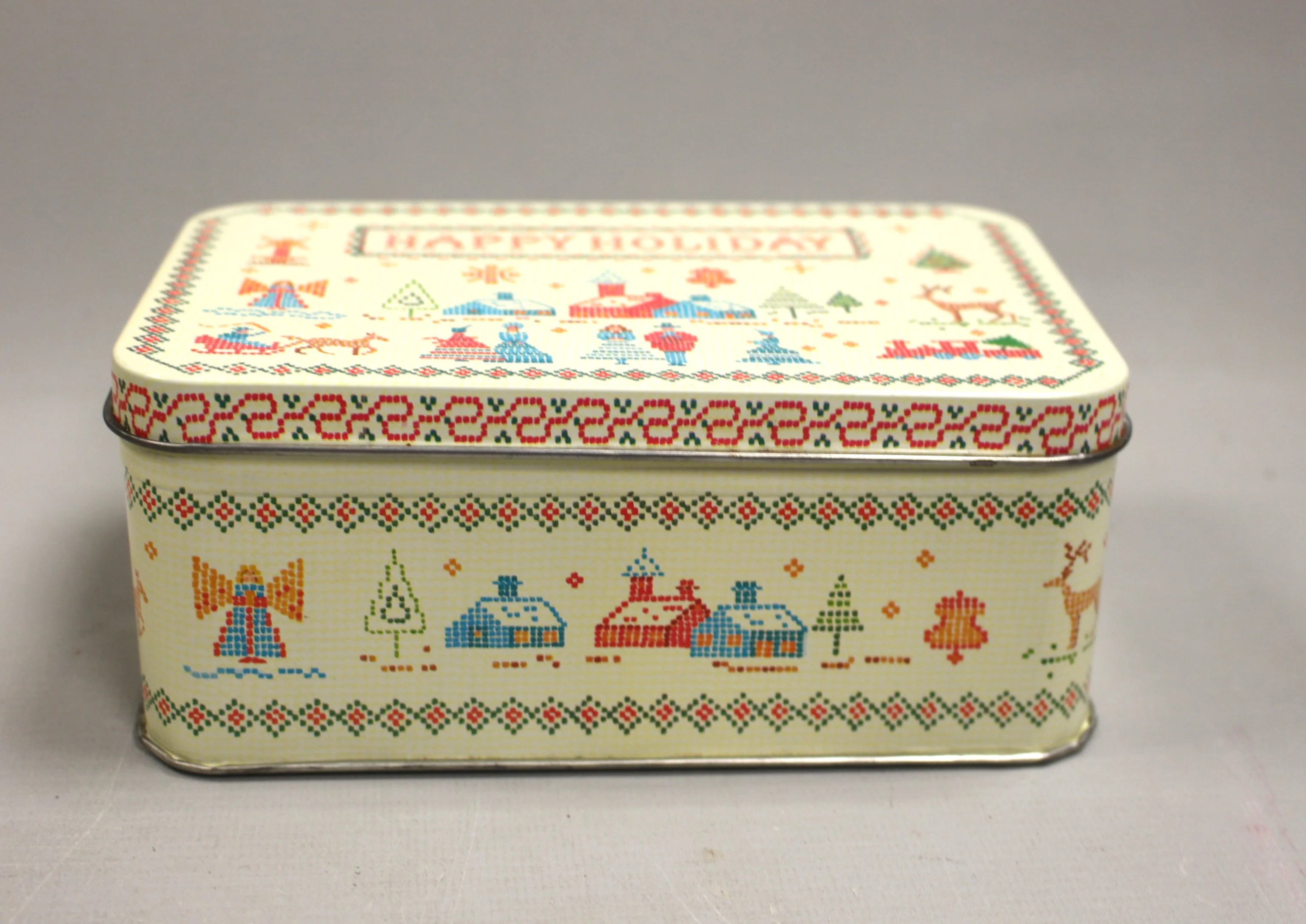 Vintage Cross Stitch Happy Holiday Christmas Tin - Rectangular Shaped- Used - Image 2