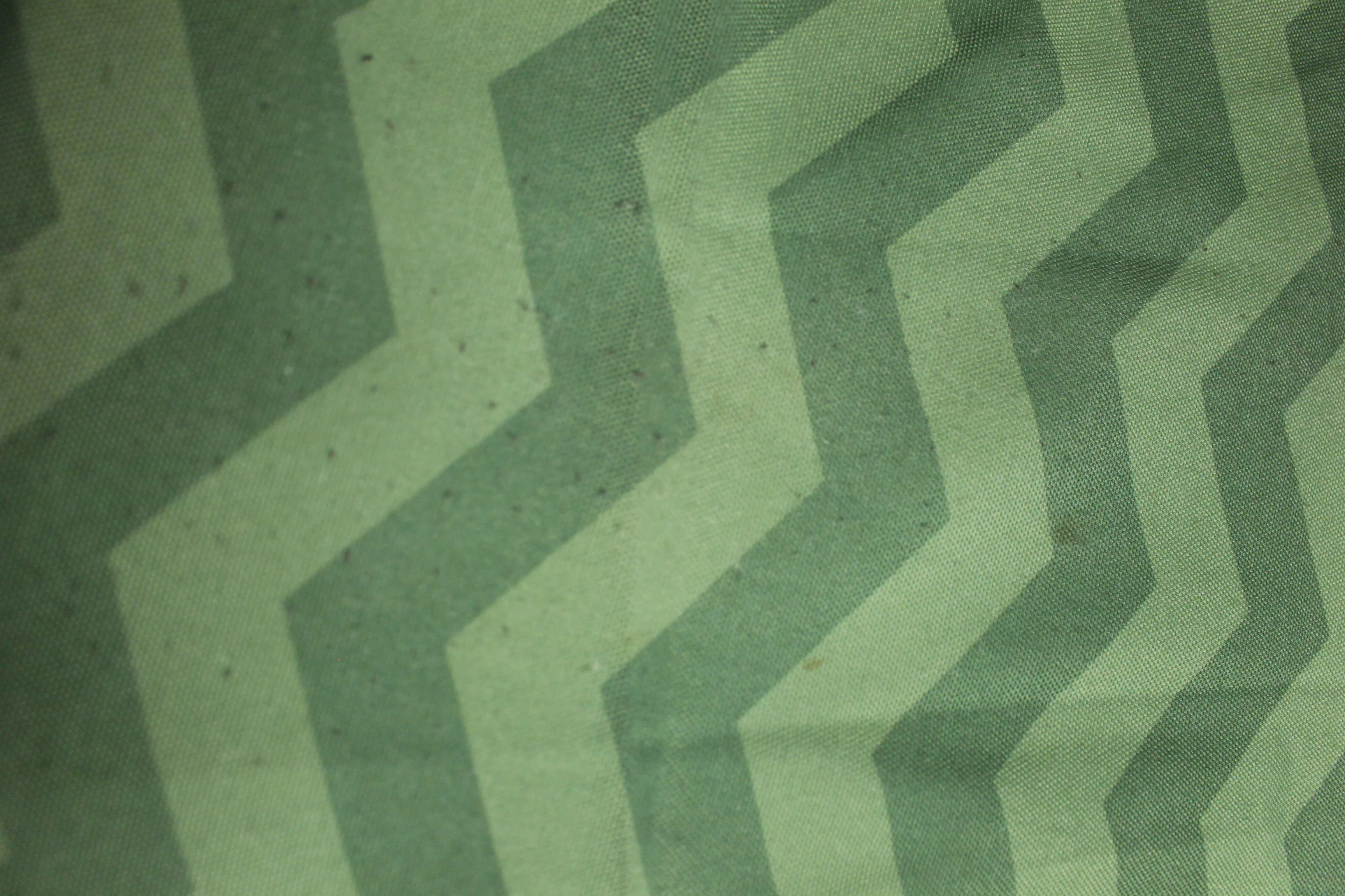 Vintage Geometric Round Tablecloth - Zig Zag - Green - Used - Image 11