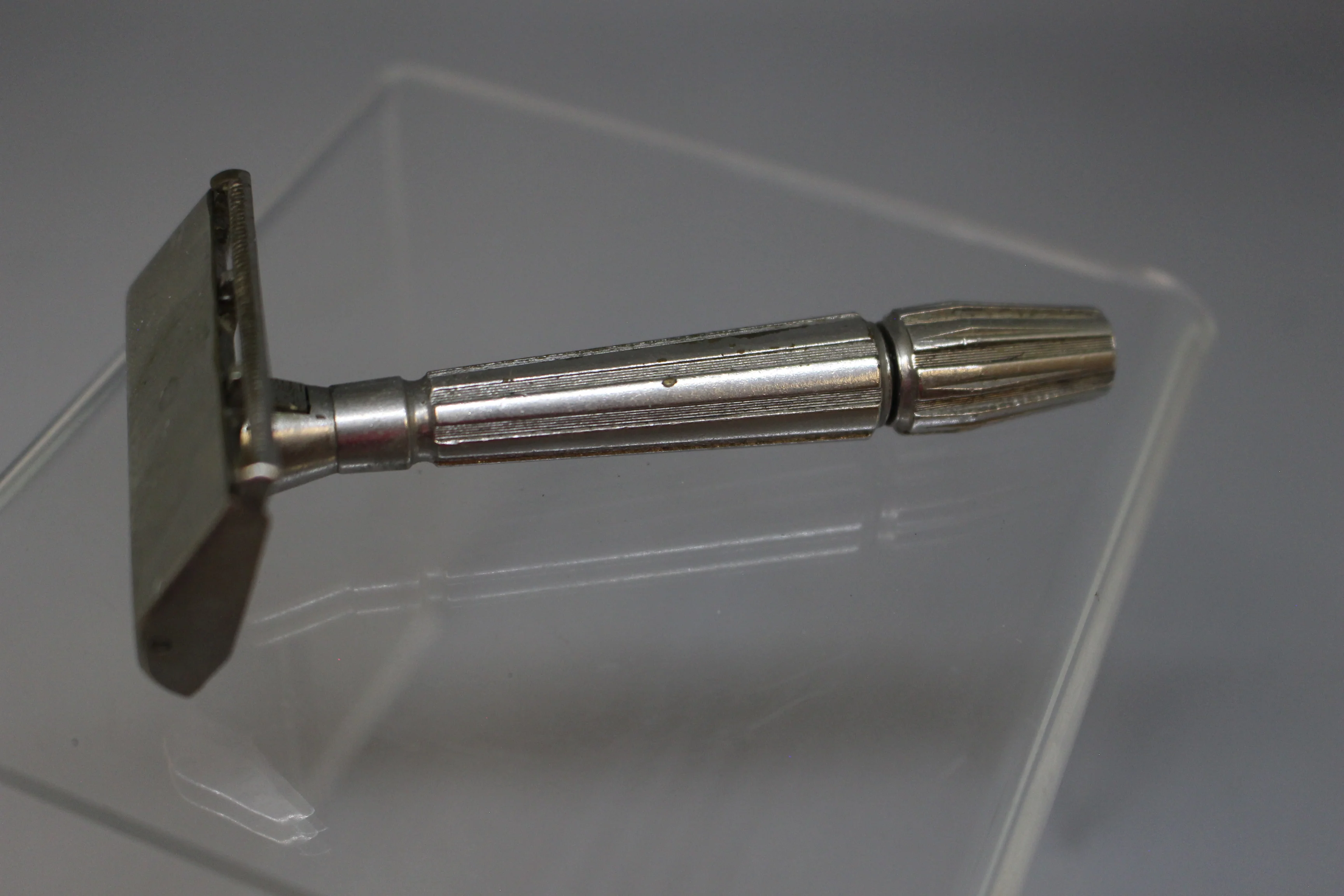 Vintage Men's Double Sided Razor - Set of 2 - Used - Image 5
