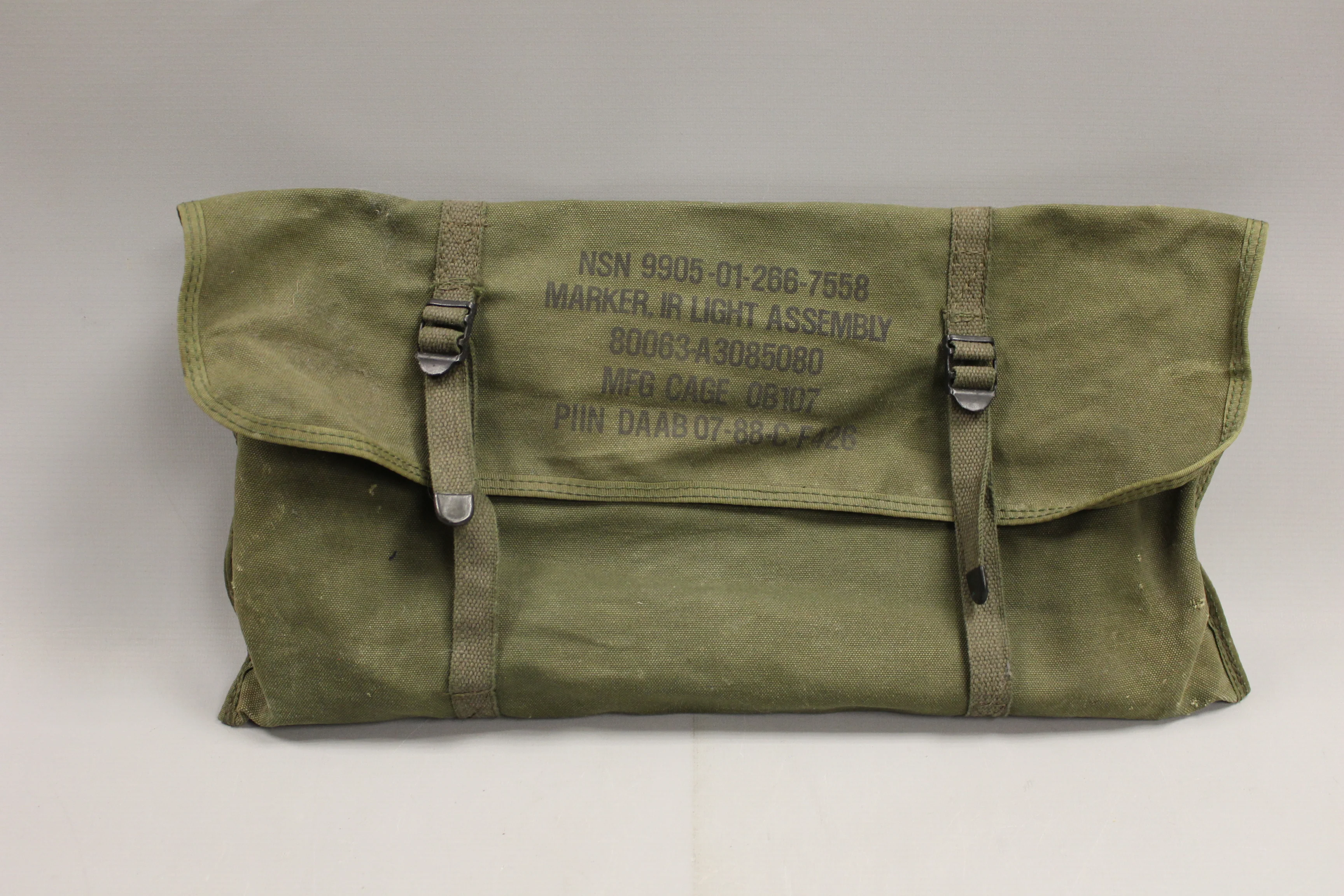 Vintage Military IR Marker Light Assembly With Case - 9905-01-266-7558 - Used - Image 2