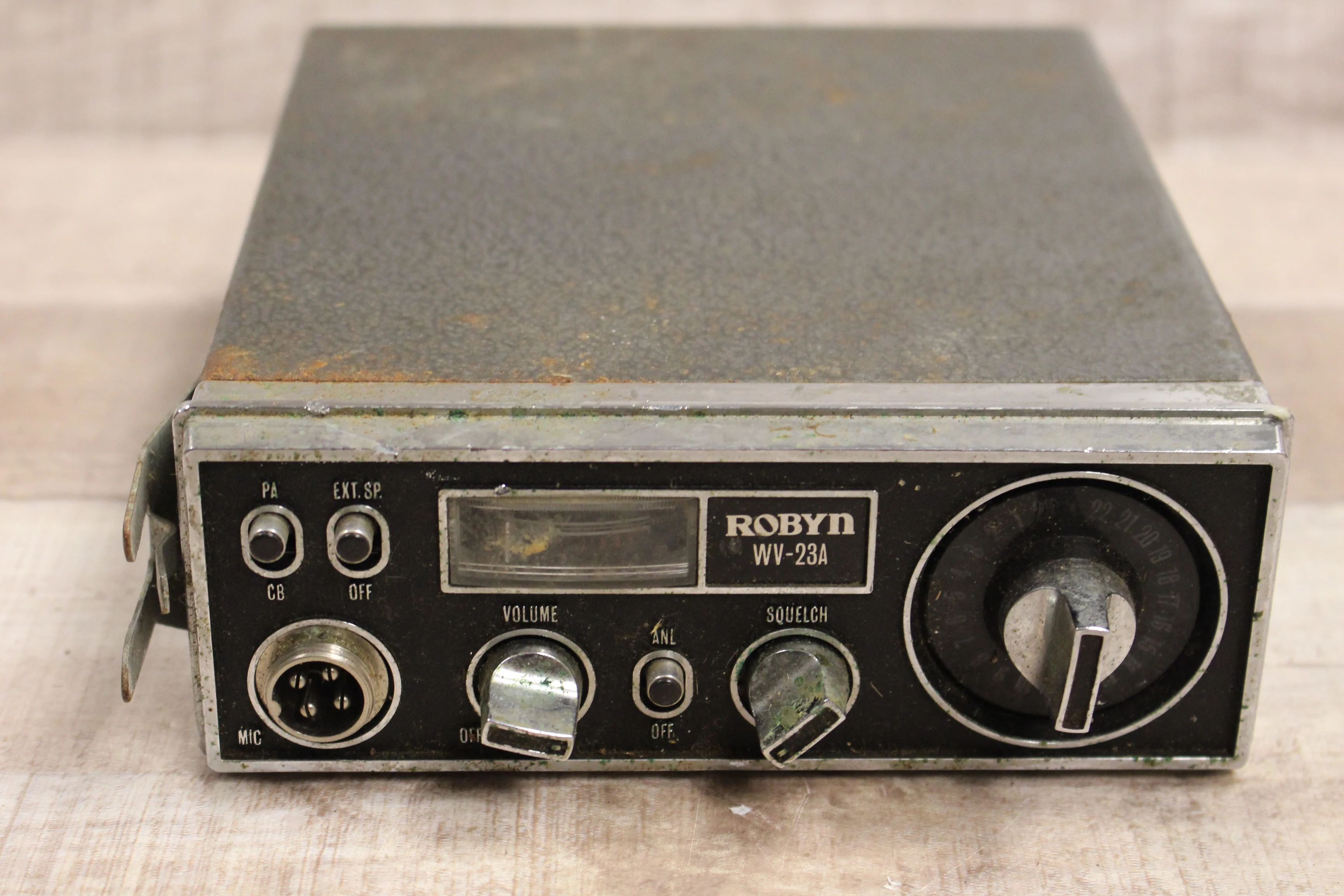 Vintage Robyn WV-23A CB Radio -Grey -Used