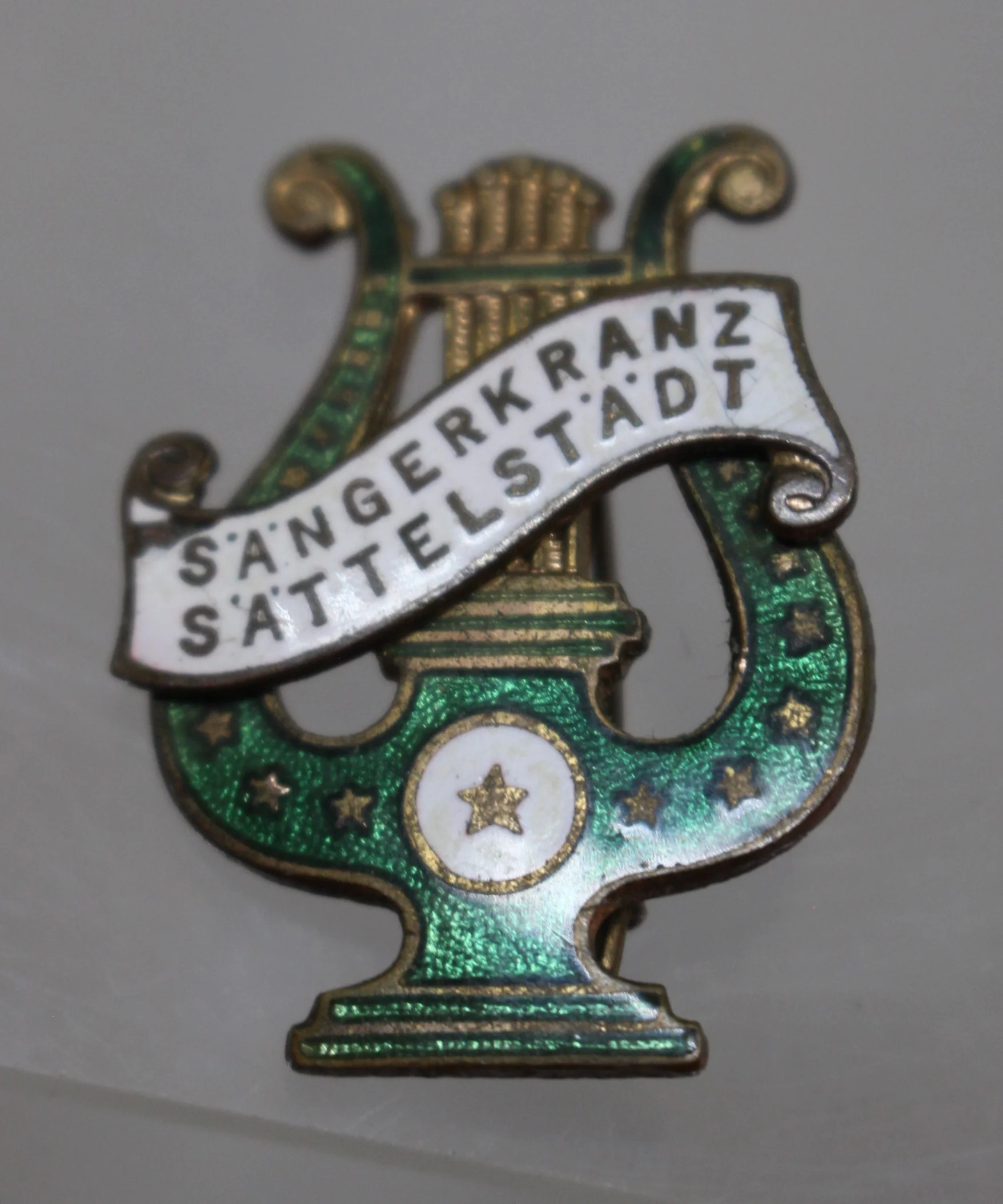 Vintage Sangerkranz Sattelstadt Pin - Used