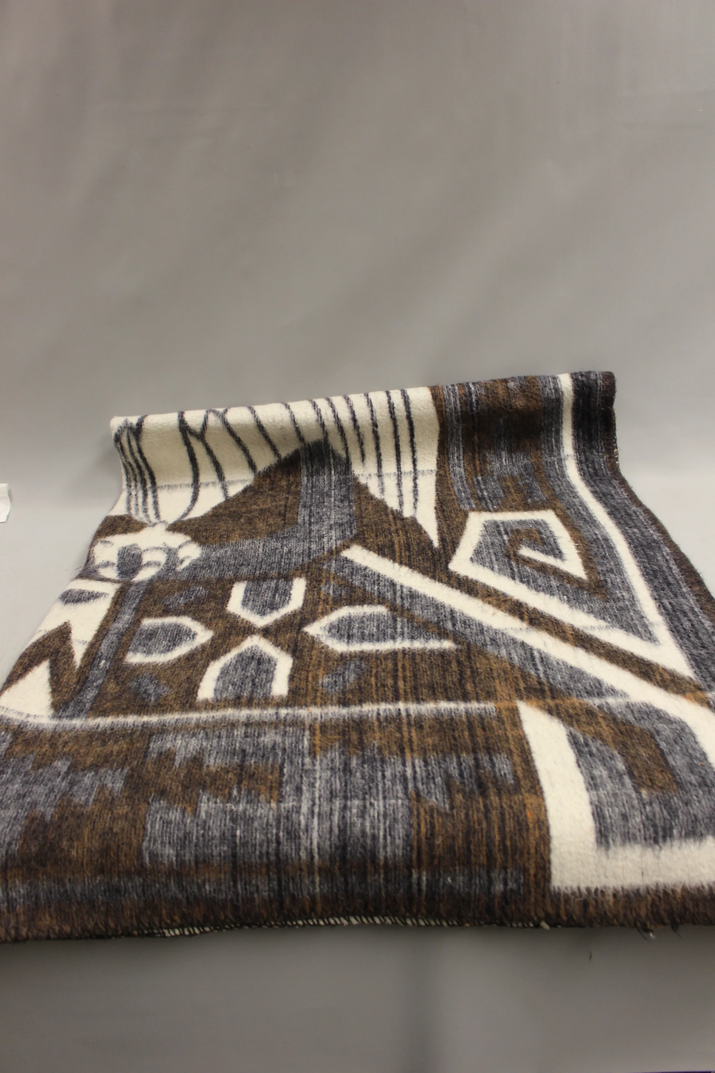 Vintage Santa Catalina Alpaca Wool Blanket Throw - 64" x 83" - Reversible - Used - Image 4