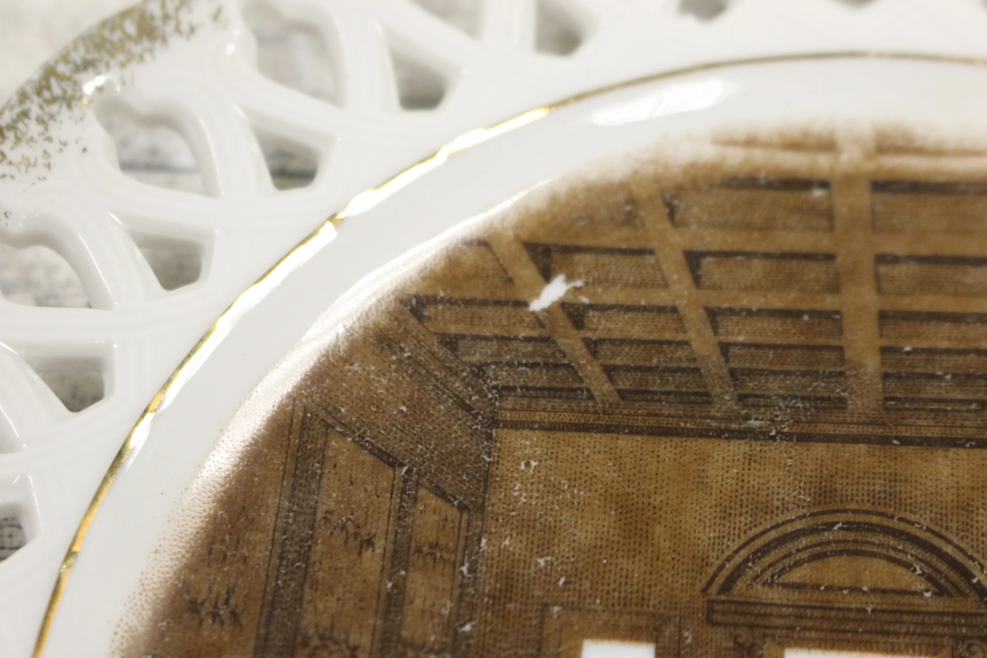 Vintage UCAGCO Open Lace Plate - Last Supper with Gold Trim - 8" - Used - Image 4