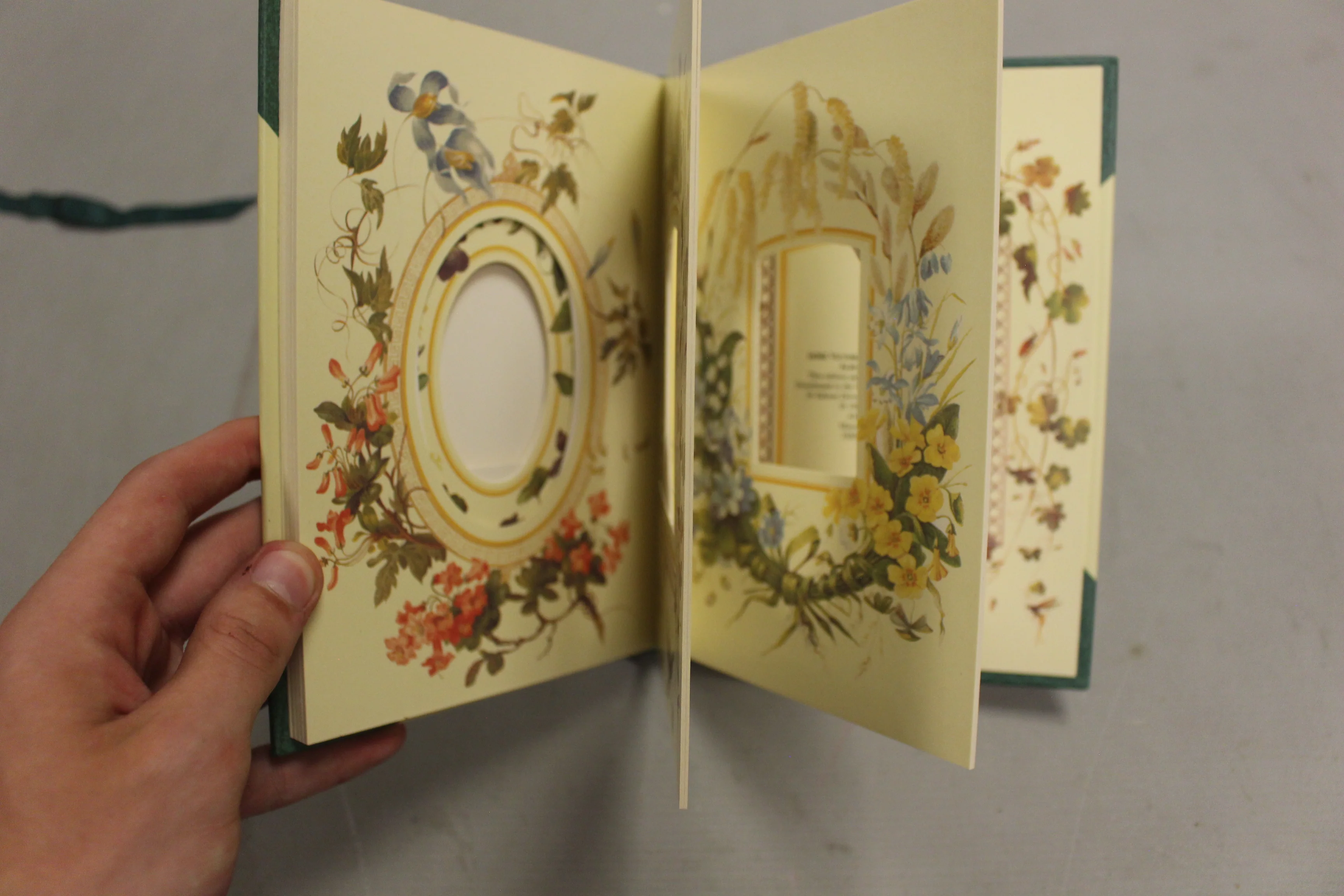 Vintage Victoria Treasury Photograph Album -New - Image 2