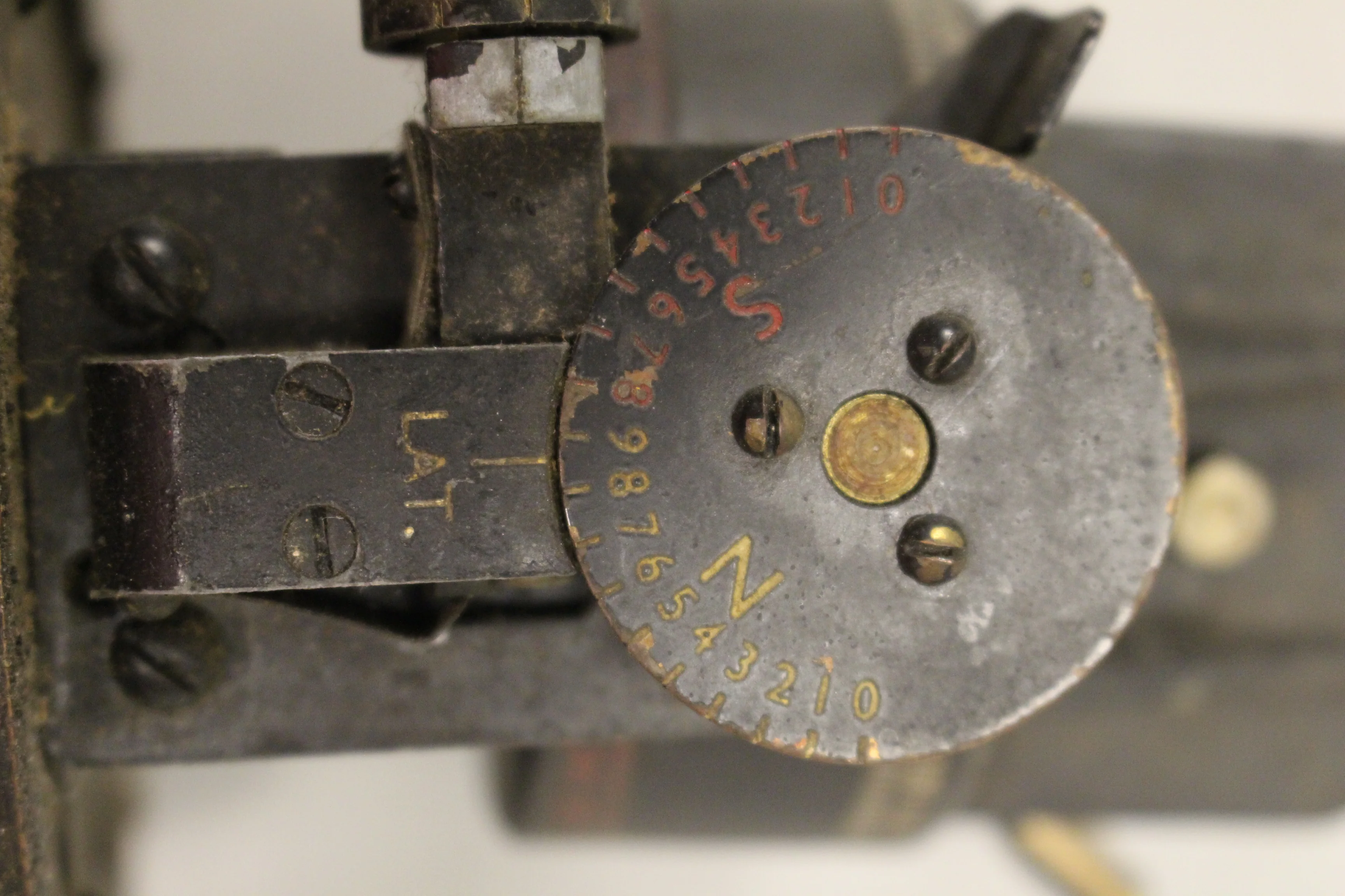 Vintage WWII Military Astro Compass - Used - Image 8
