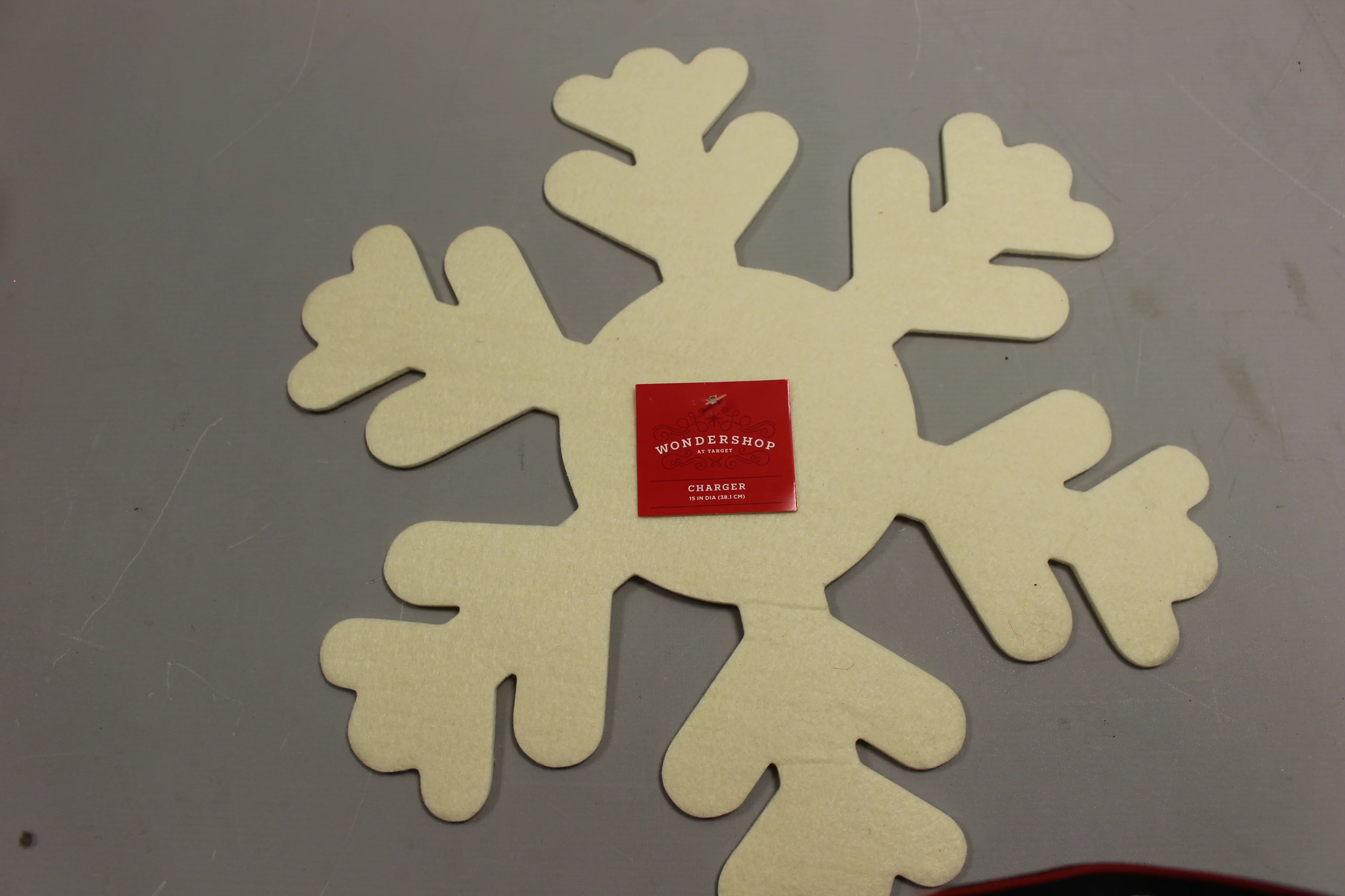 Wondershop Charger/Snowflake - 15" diameter - New - Image 2