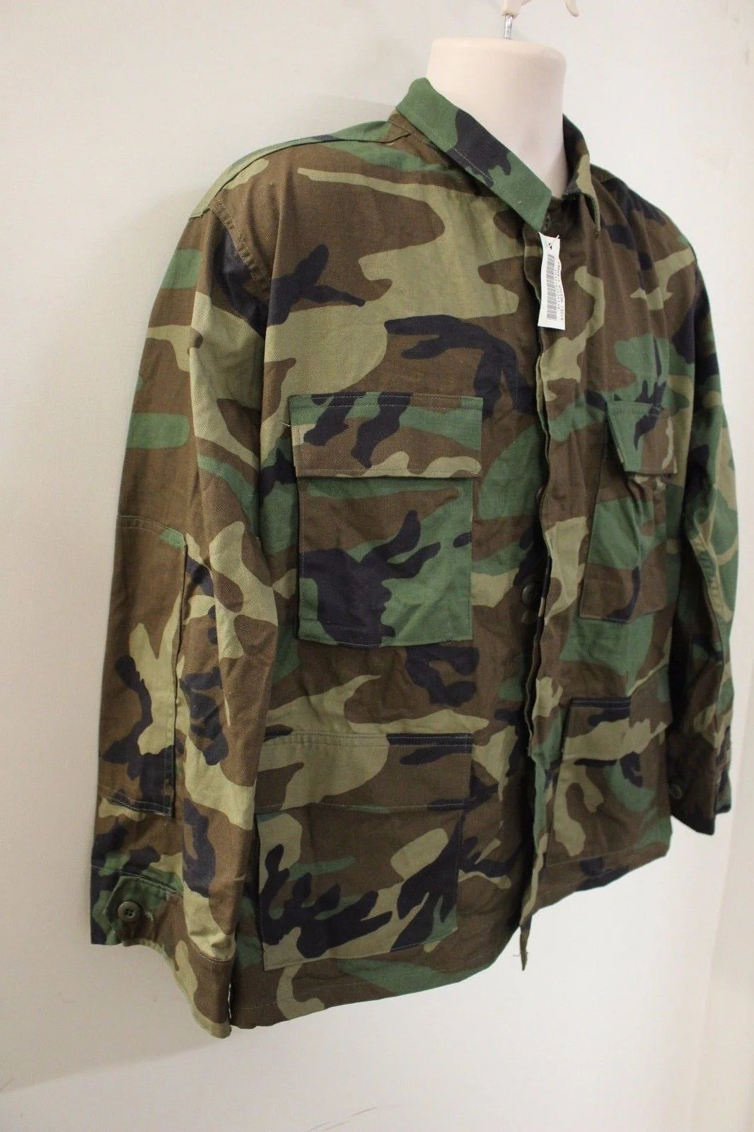 US Woodland BDU Blouse / Jacket / Coat - Medium X-Short - 8415-01-084-1645 - New - Image 2